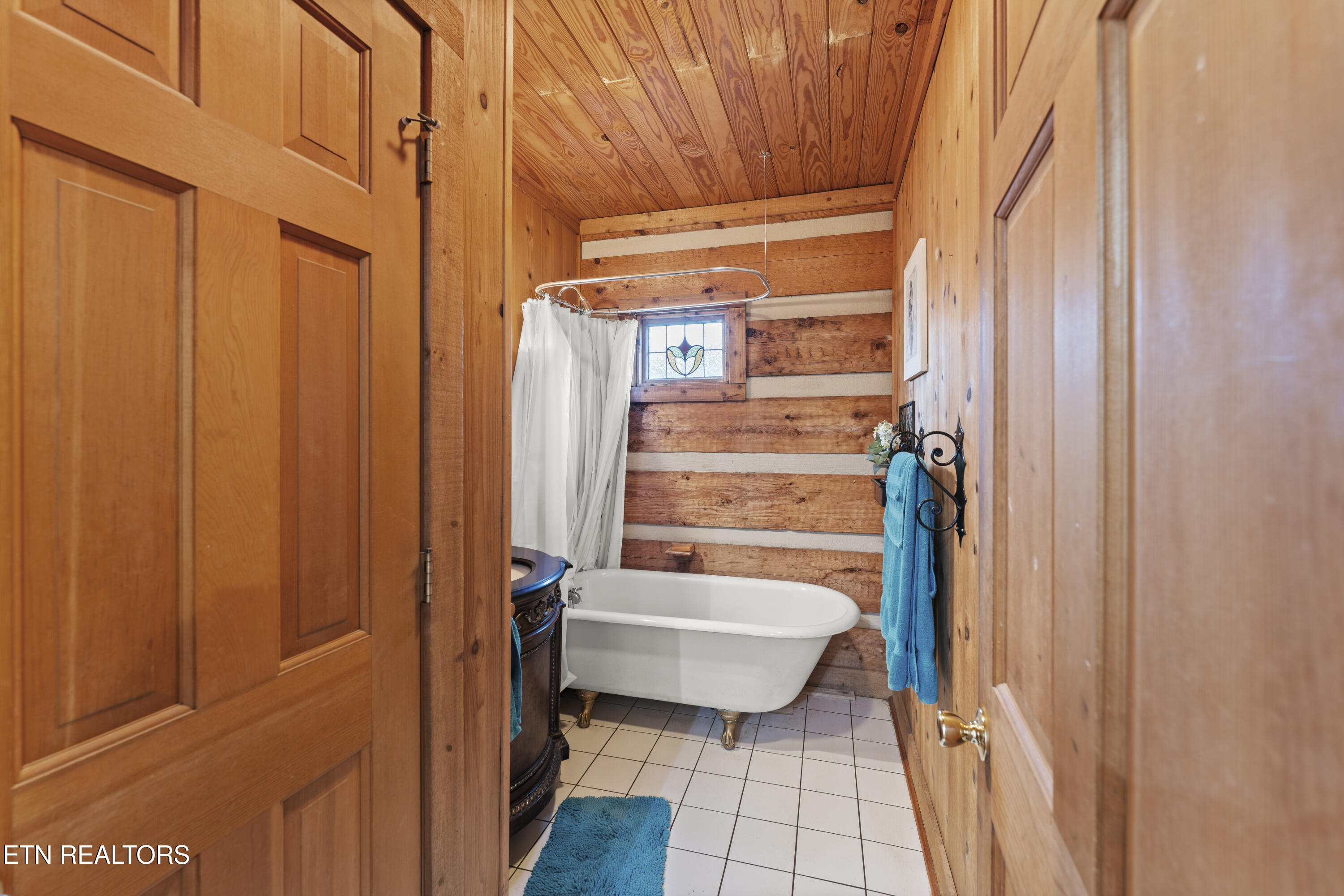 Knoxville, Tennessee, 37922, United States, 4 Bedrooms Bedrooms, ,4 BathroomsBathrooms,Residential,For Sale,1977894