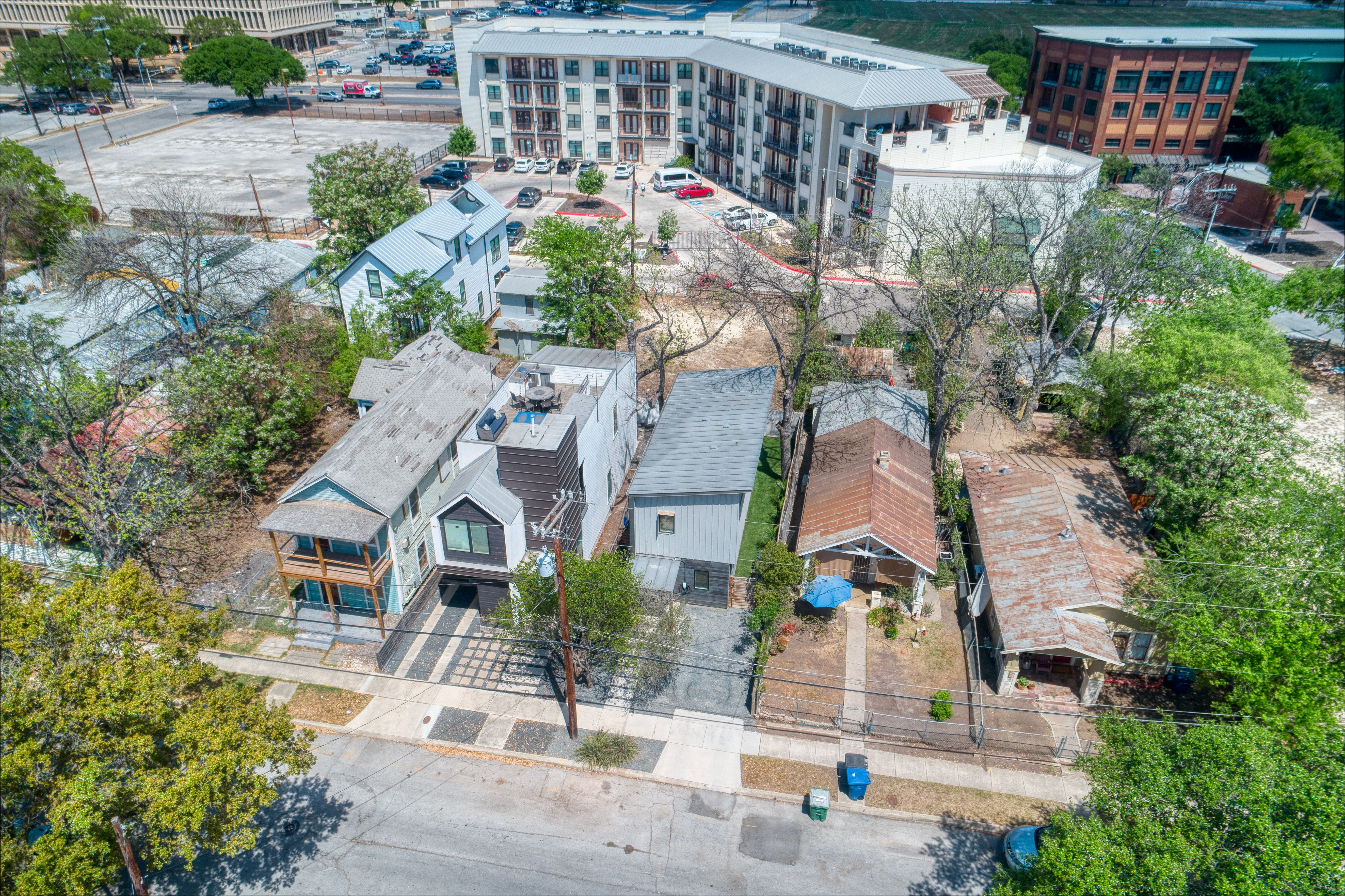  Modern 2-Story in Lavaca Historic District - 物件實景
