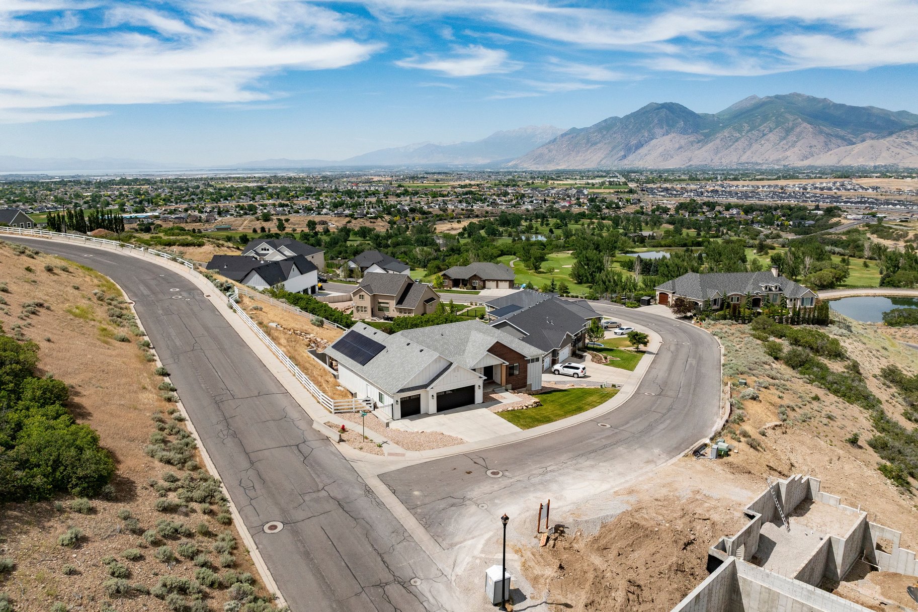  Custom Home with Fully Finished ADU Near Golf, Trails & Mountain Views - 物件實景