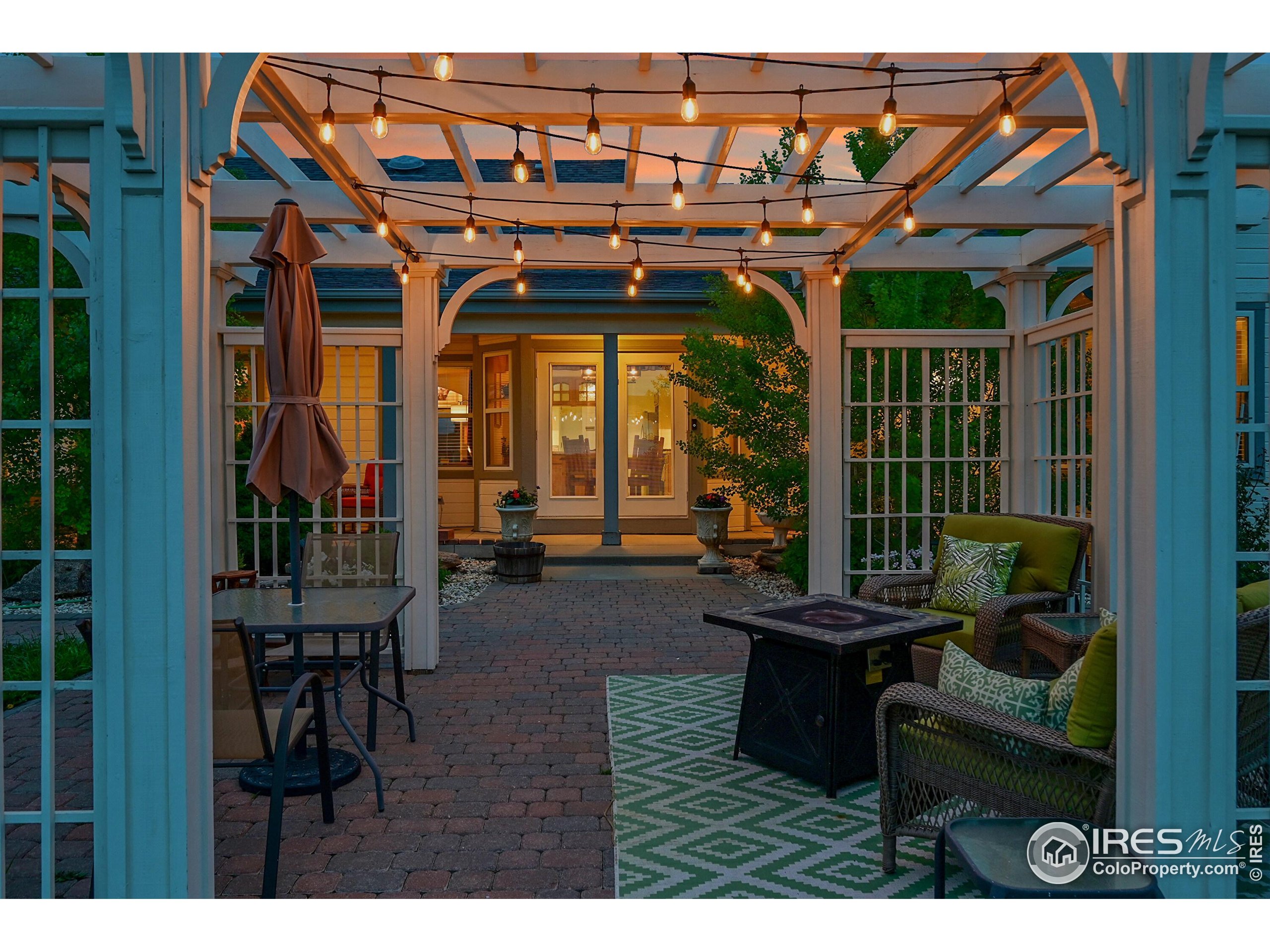 Strasburg, Colorado, 80136, United States, 3 Bedrooms Bedrooms, ,4 BathroomsBathrooms,Residential,For Sale,1991126