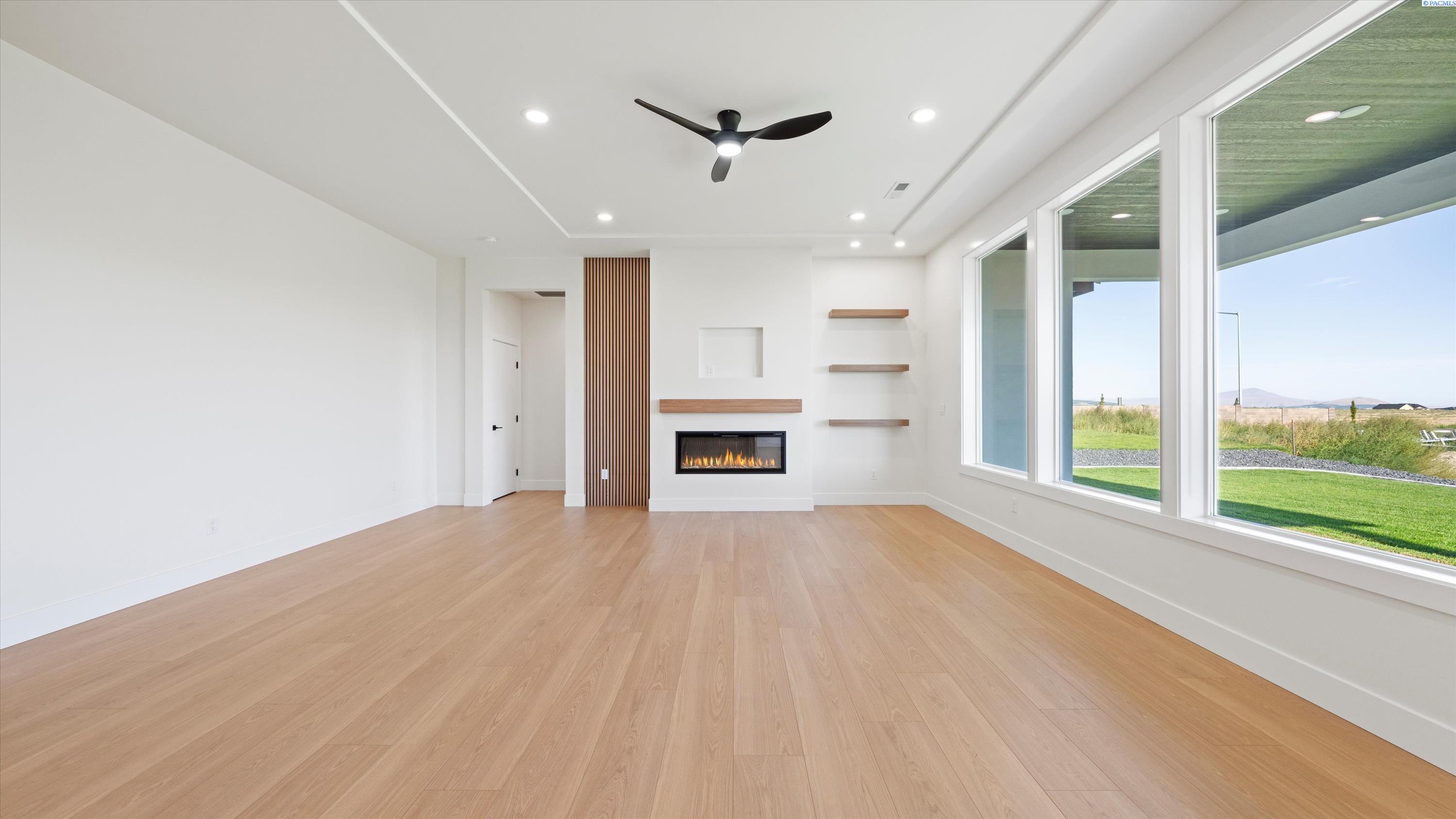 Richland, Washington, 99352, United States, 3 Bedrooms Bedrooms, ,2 BathroomsBathrooms,Residential,For Sale,2000656