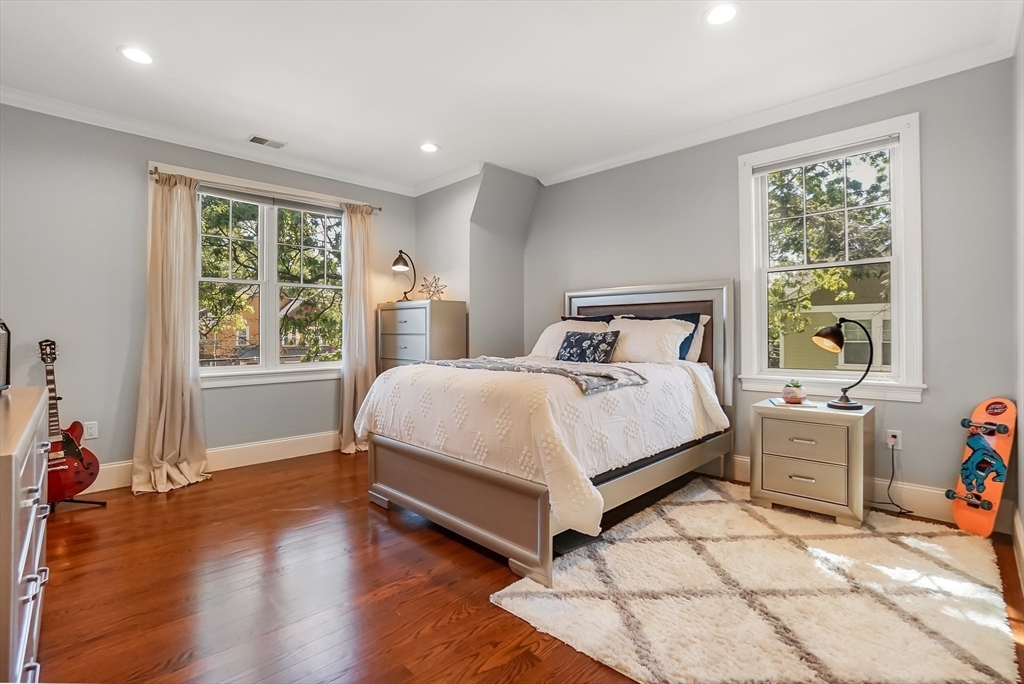 Newton, Massachusetts, 02460, United States, 4 Bedrooms Bedrooms, ,5 BathroomsBathrooms,Residential,For Sale,1929492