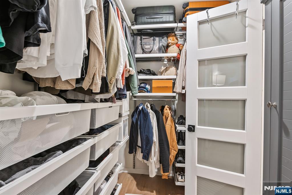 Hoboken, New Jersey, 07030, United States, 1 Bedroom Bedrooms, ,2 BathroomsBathrooms,Residential,For Sale,1987541