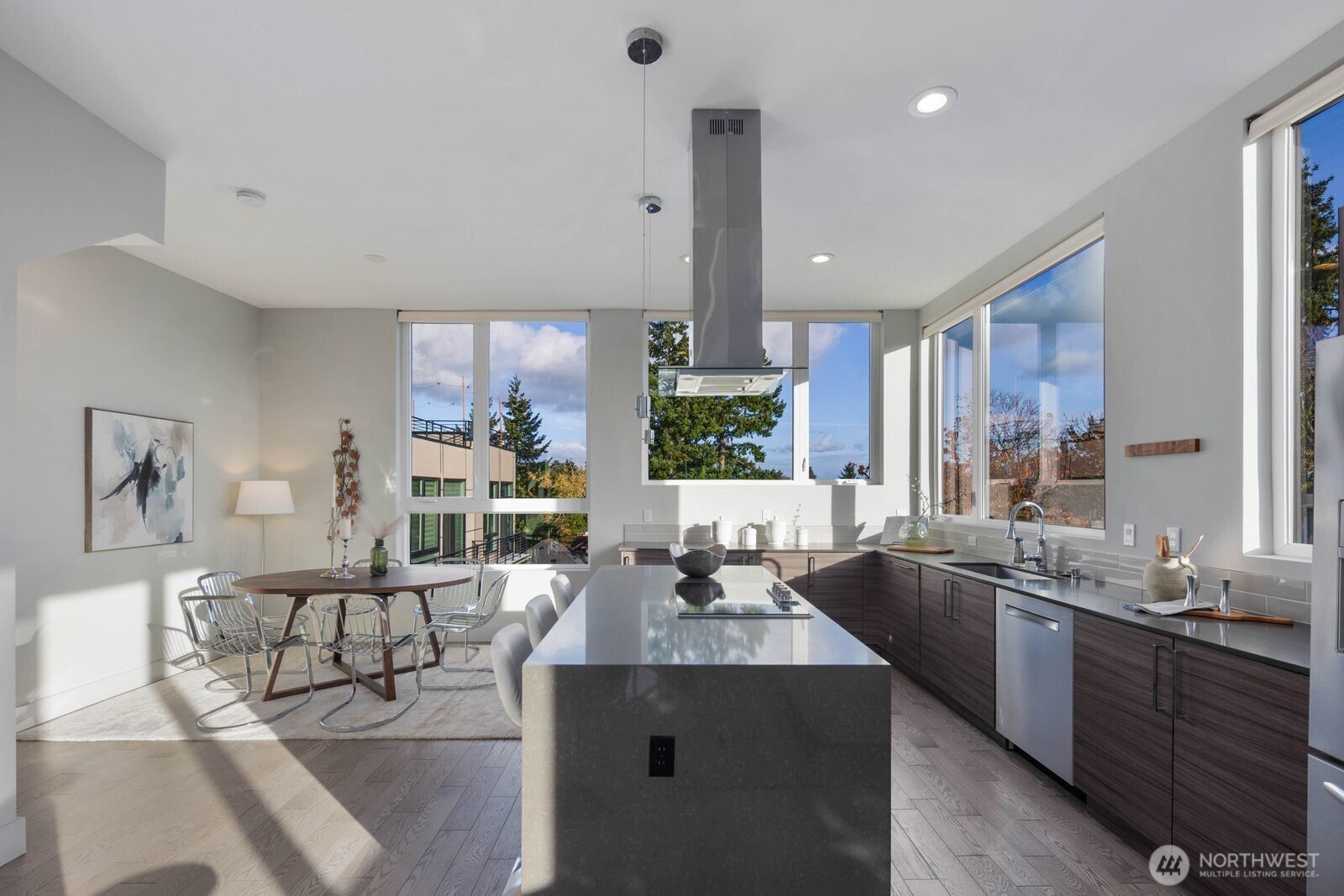 Seattle, Washington, 98103, United States, 3 Bedrooms Bedrooms, ,2 BathroomsBathrooms,Residential,For Sale,1990926