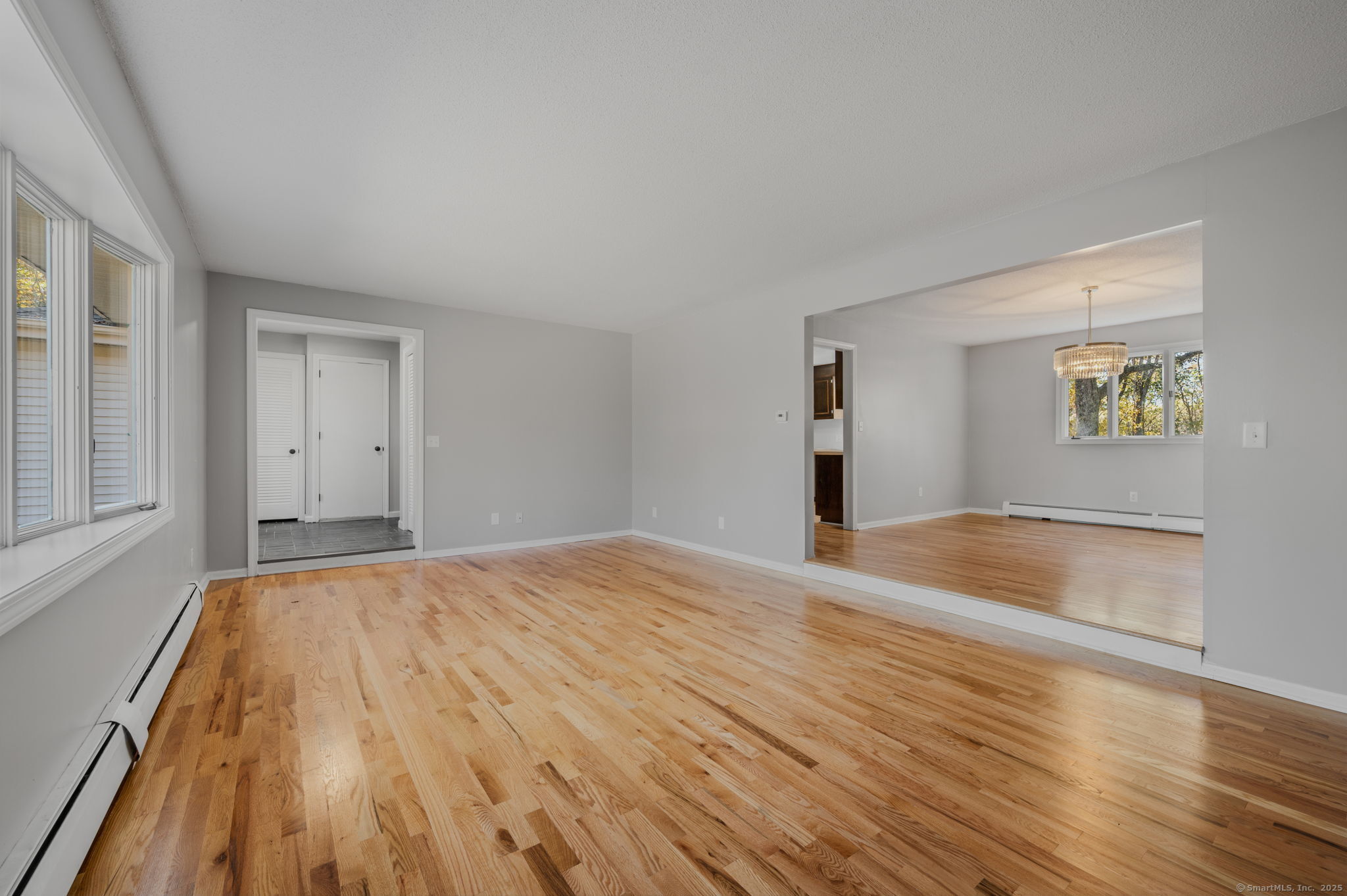 Waterford, Connecticut, 06385, United States, 3 Bedrooms Bedrooms, ,3 BathroomsBathrooms,Residential,For Sale,1969009