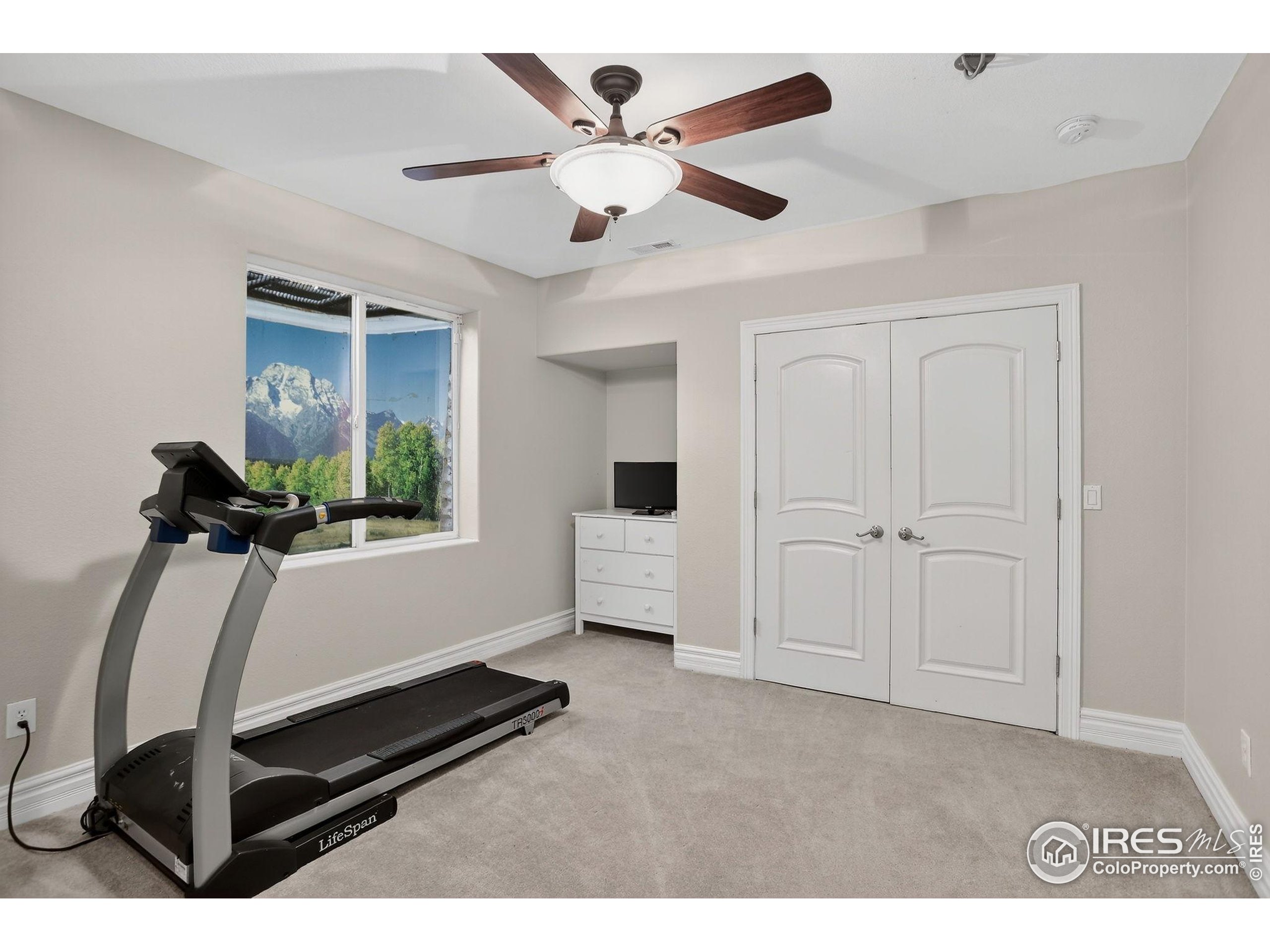 Longmont, Colorado, 80504, United States, 6 Bedrooms Bedrooms, ,2 BathroomsBathrooms,Residential,For Sale,1838026
