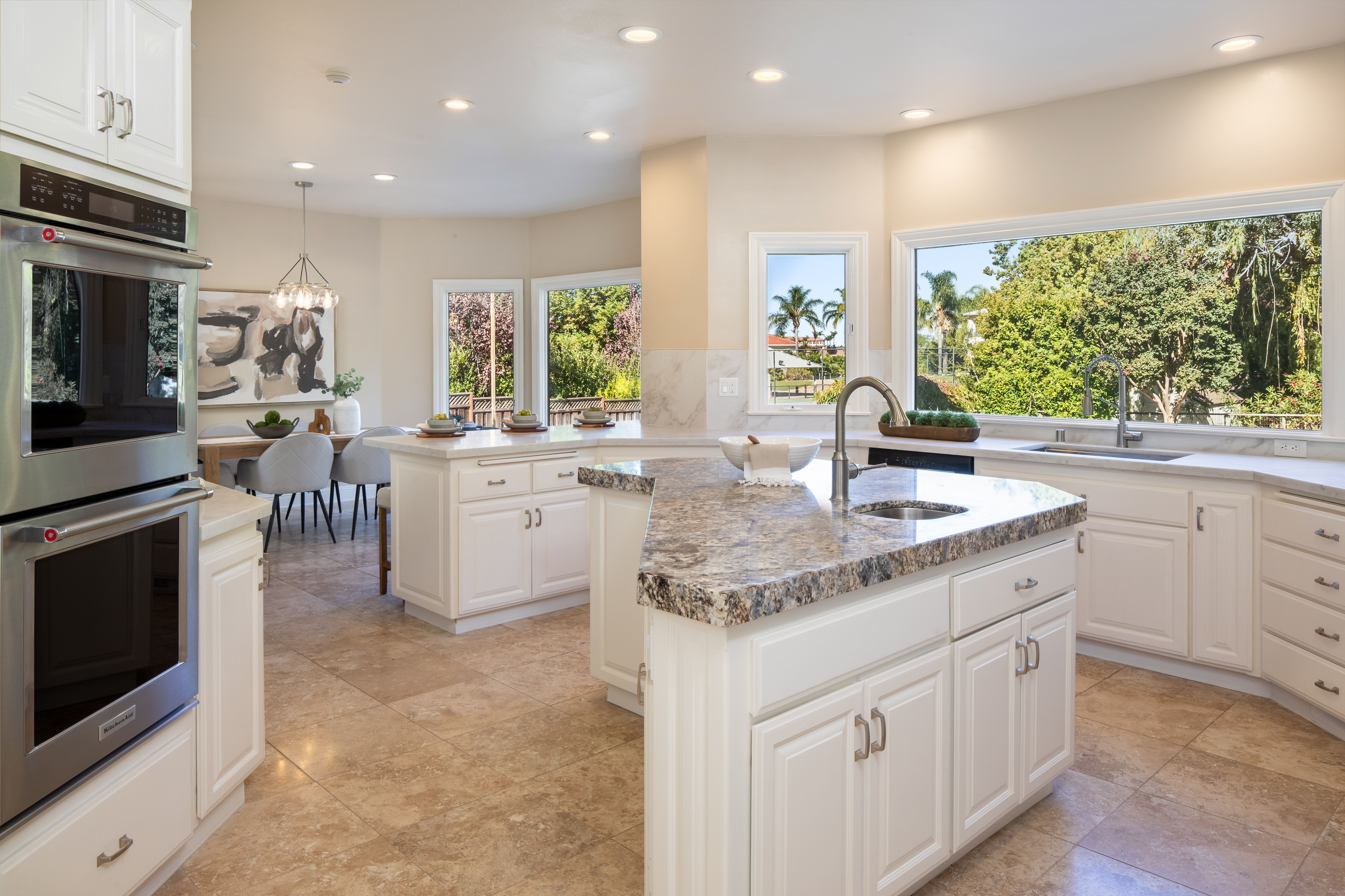  Grand Tudor Estate Offering Luxury Living in Gated Vineyard Heights - 物件實景