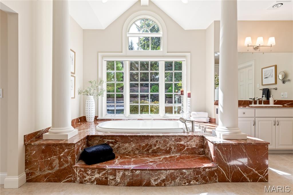 Town and Country, Missouri, 63141, United States, 5 Bedrooms Bedrooms, ,7 BathroomsBathrooms,Residential,For Sale,1966685