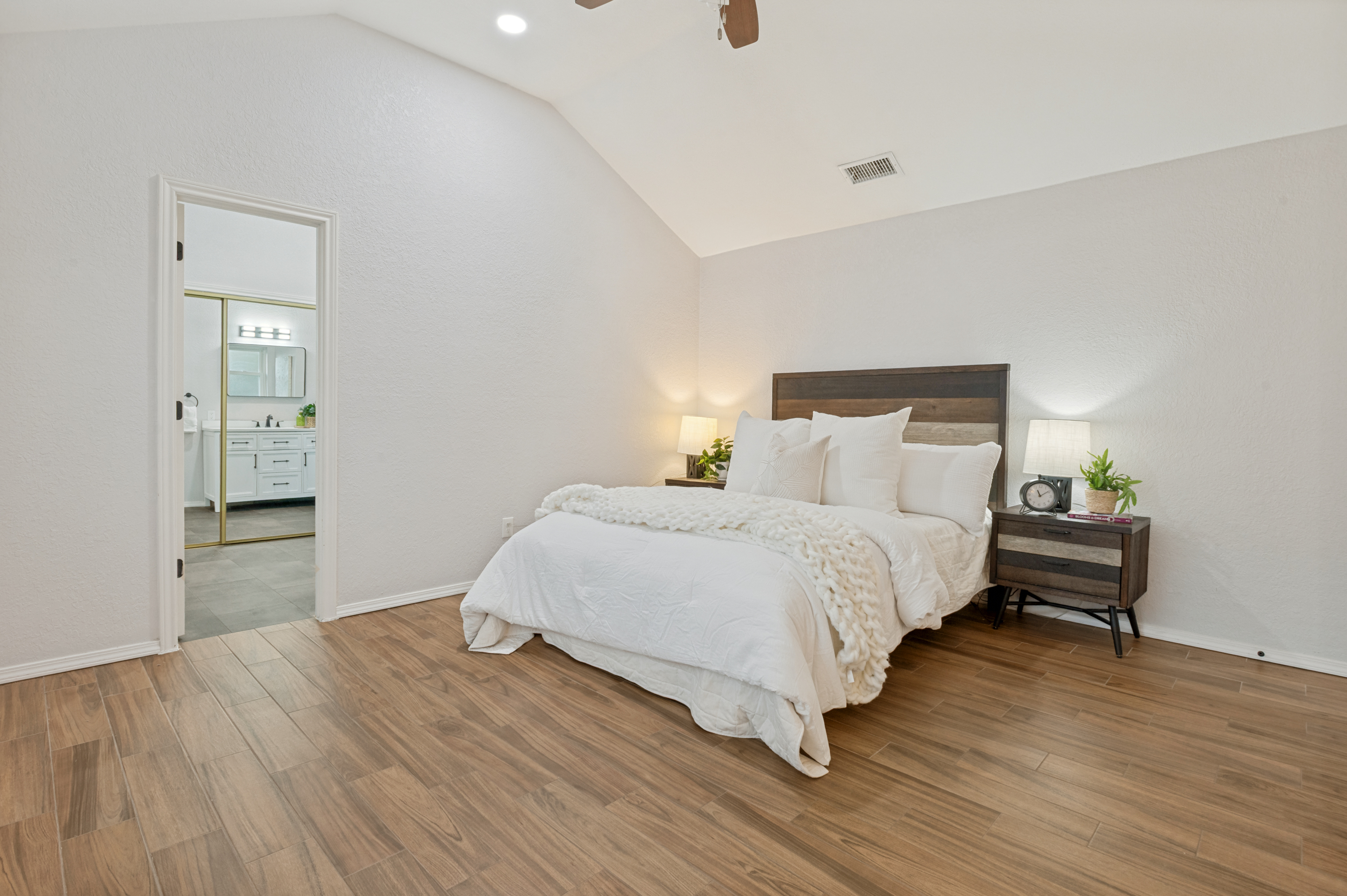  2021 Clearwater Trail, Carrollton, TX, 75010 - 物件實景
