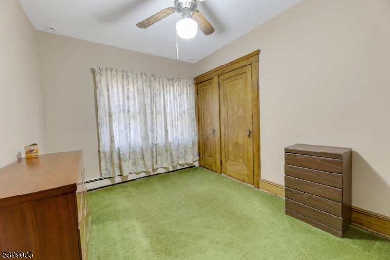 Totowa Boro, New Jersey, 07512, United States, 3 Bedrooms Bedrooms, ,1 BathroomBathrooms,Residential,For Sale,1999584