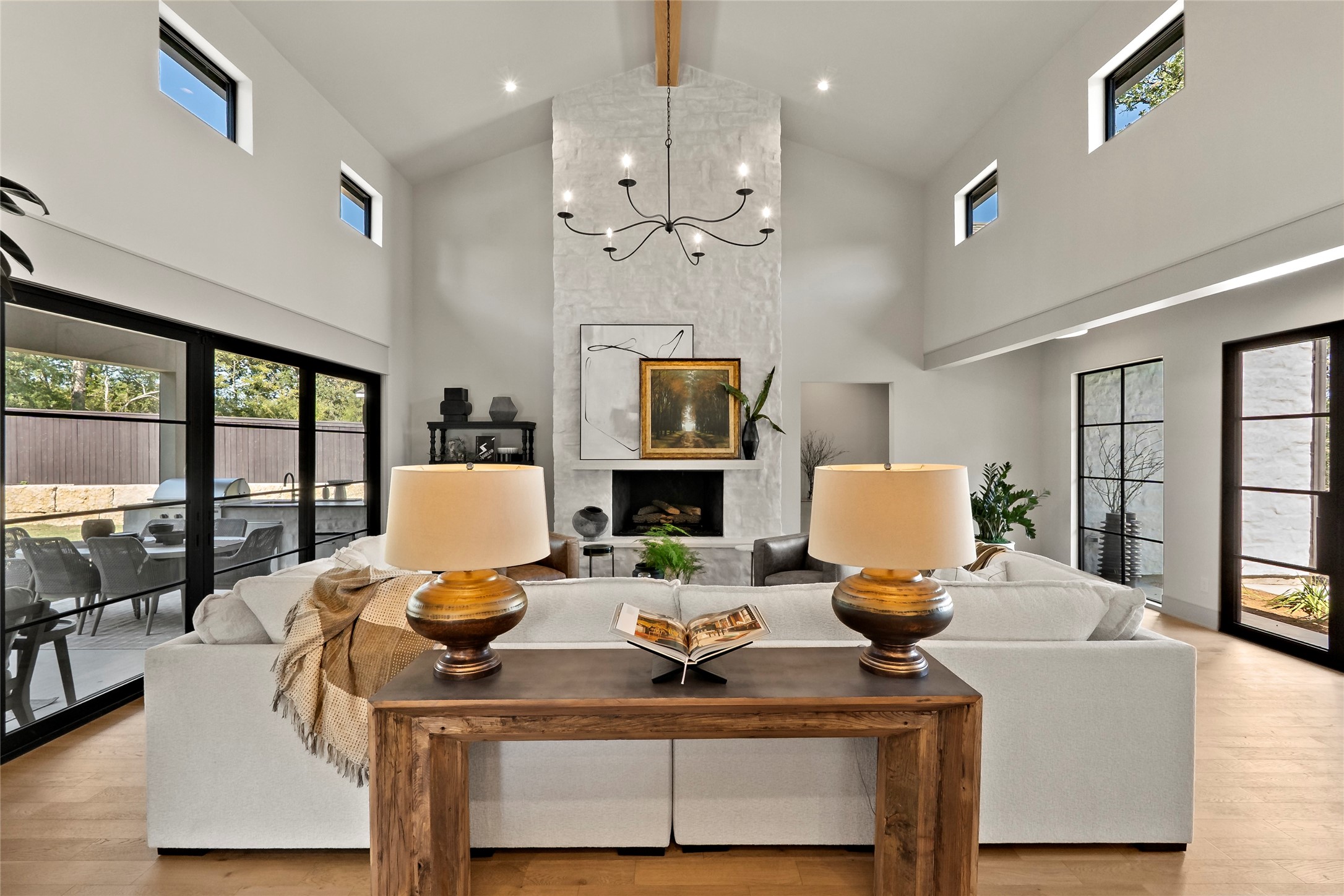 Bryan, Texas, 77807, United States, 3 Bedrooms Bedrooms, ,4 BathroomsBathrooms,Residential,For Sale,1986522