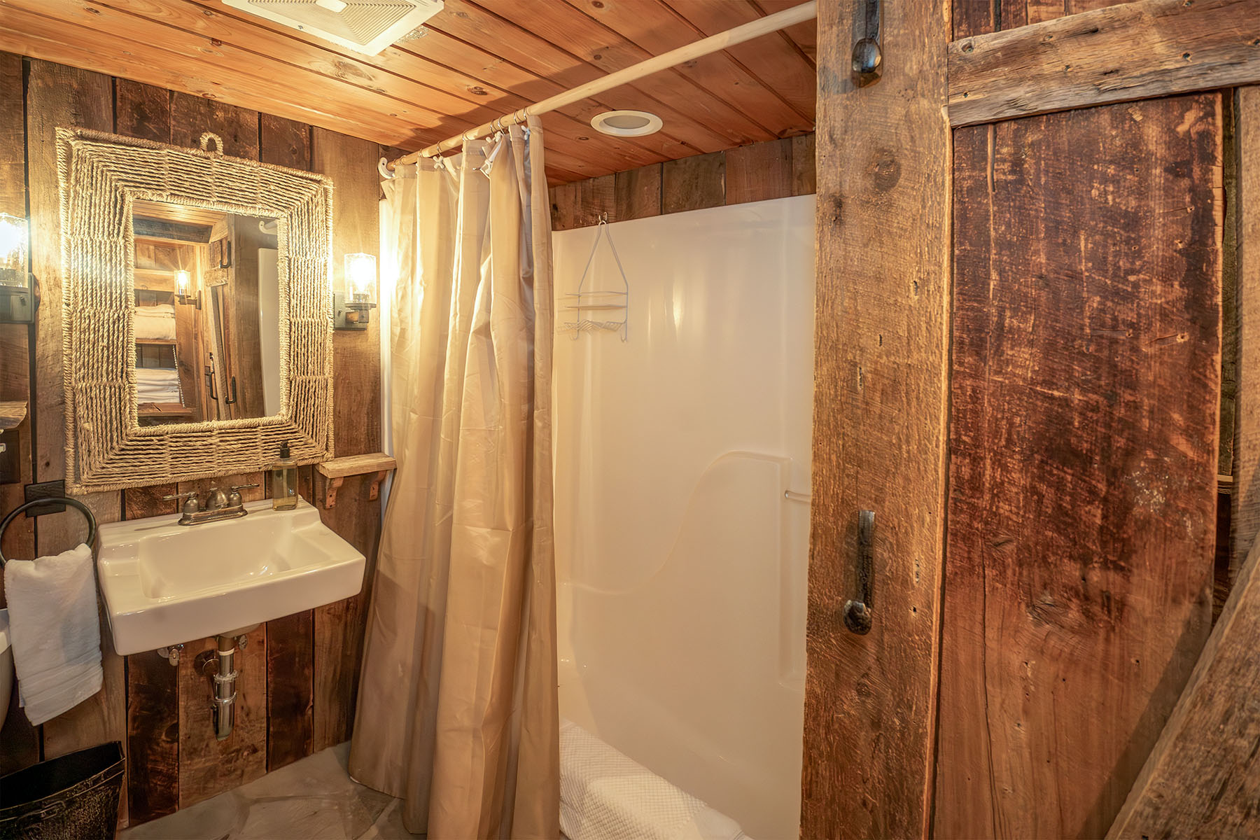  HUCKLEBERRY KNOB - BLOWING ROCK - 物件實景