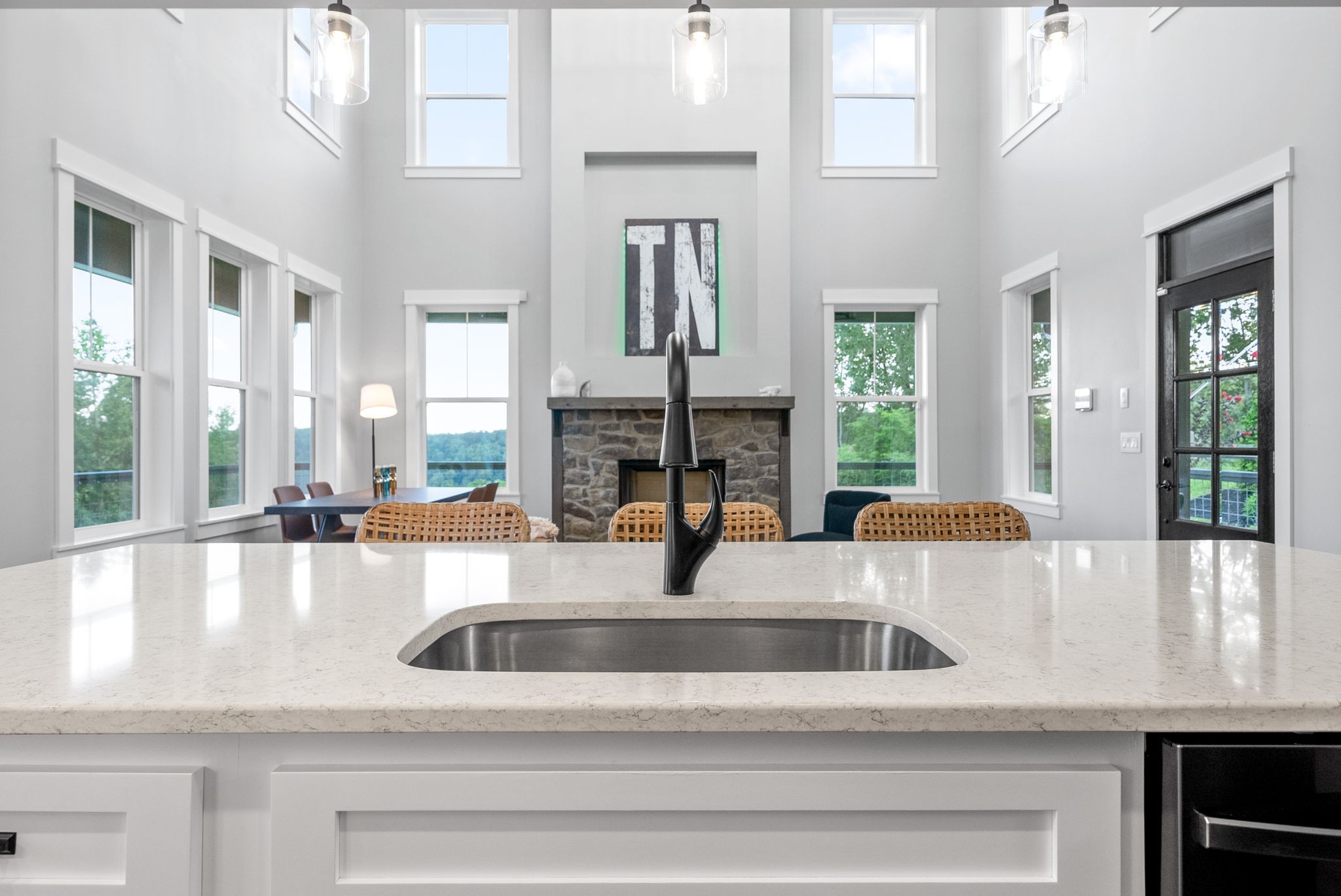 Smithville, Tennessee, 37166, United States, 3 Bedrooms Bedrooms, ,4 BathroomsBathrooms,Residential,For Sale,1935020