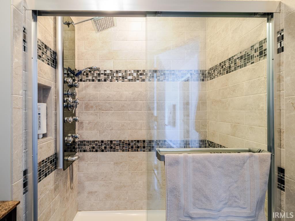 Bloomington, Indiana, 47401, United States, 5 Bedrooms Bedrooms, ,4 BathroomsBathrooms,Residential,For Sale,1927774
