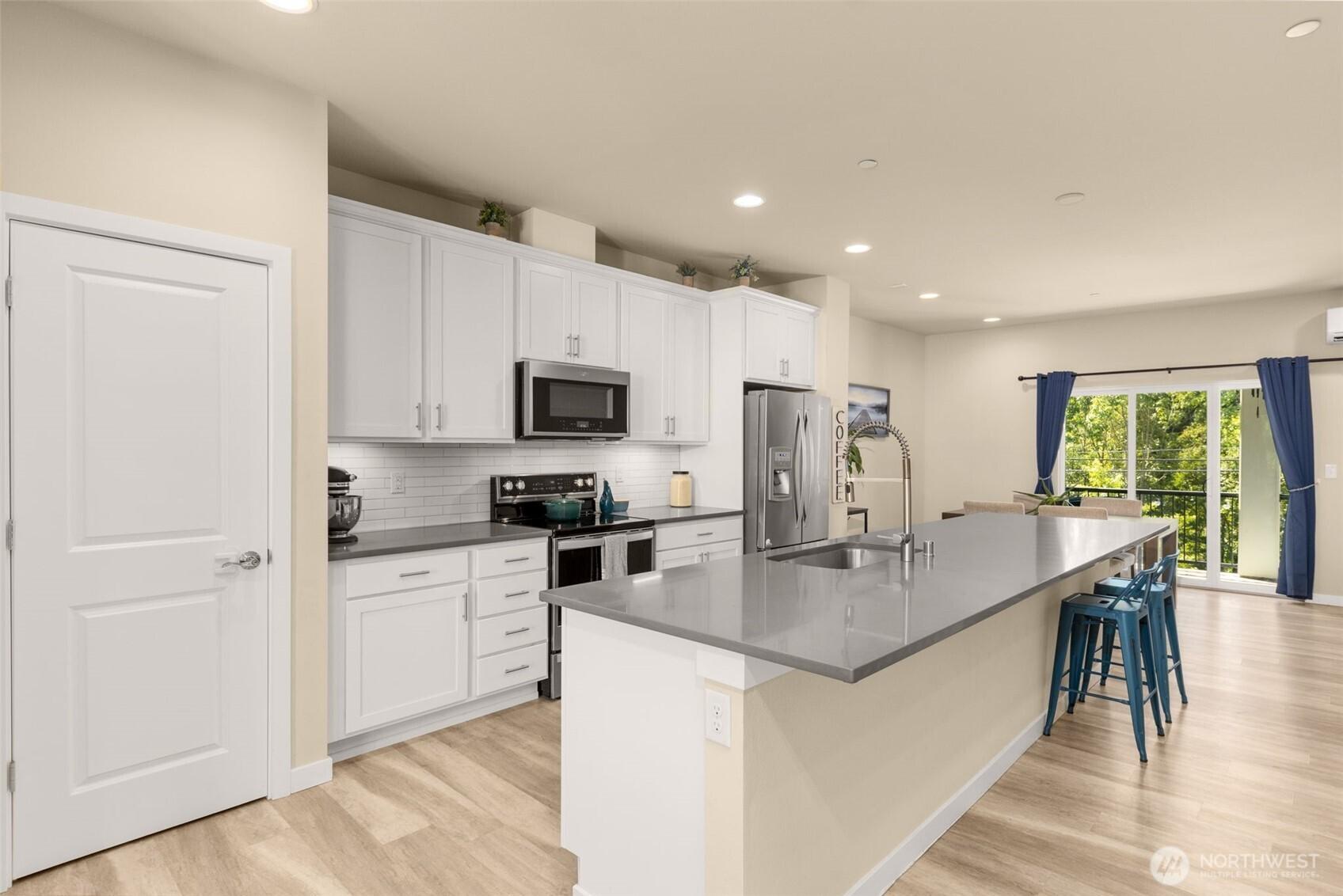 LYNNWOOD, Washington, 98087, United States, 3 Bedrooms Bedrooms, ,2 BathroomsBathrooms,Residential,For Sale,1940365