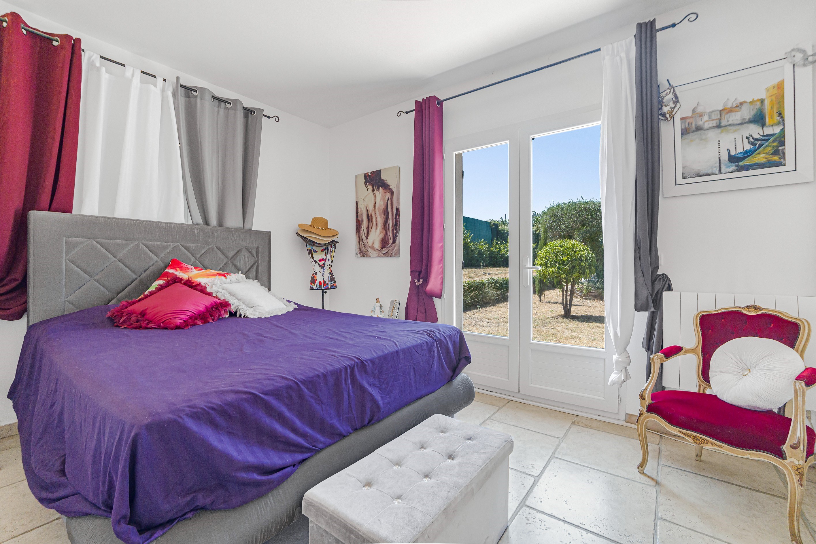 Villa with guest house, swimming pool and extension potential on 3,000 sq m of … - 物件實景