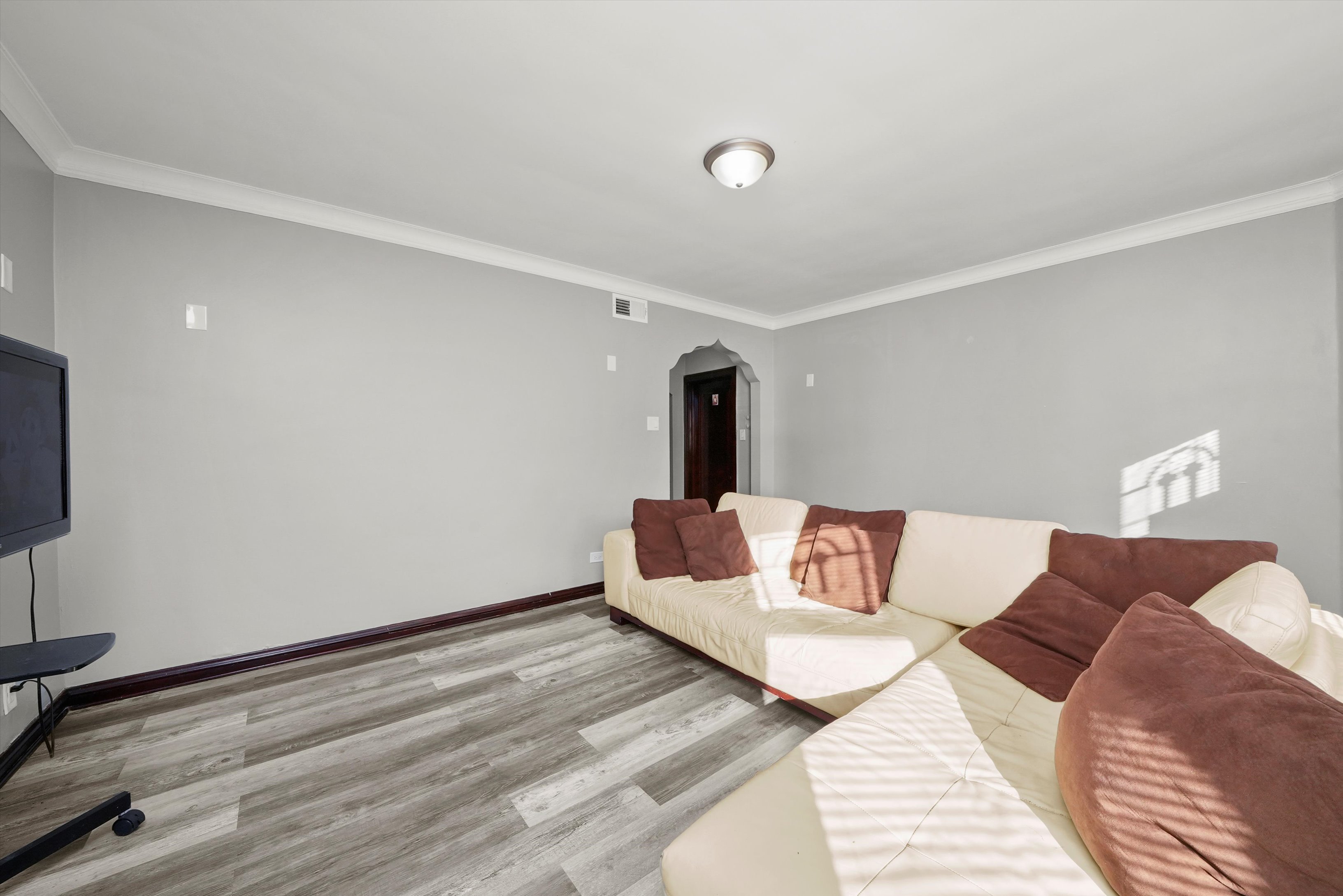 Chicago, Illinois, 60639, United States, 8 Bedrooms Bedrooms, ,3 BathroomsBathrooms,Residential,For Sale,1986101