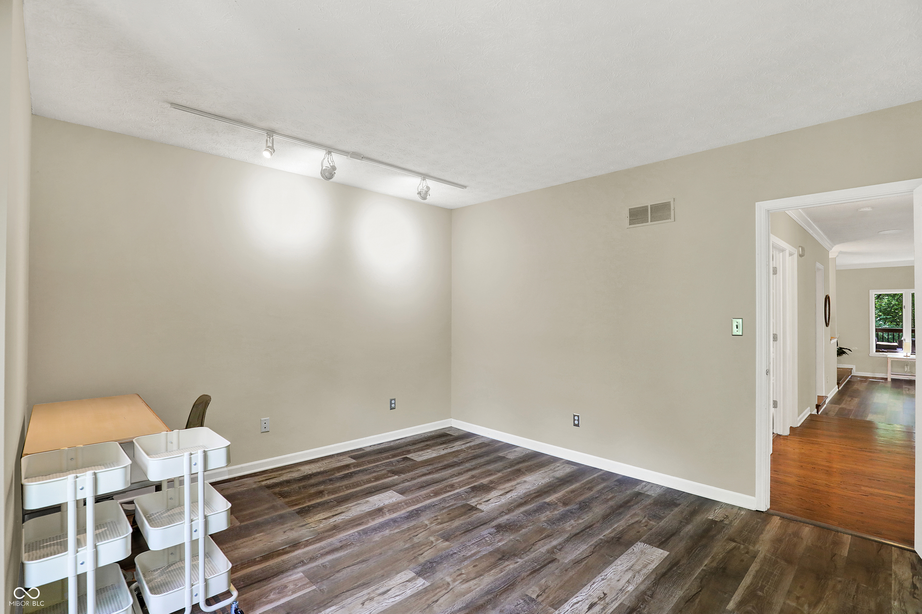 Indianapolis, Indiana, 46240, United States, 4 Bedrooms Bedrooms, ,3 BathroomsBathrooms,Residential,For Sale,1920883