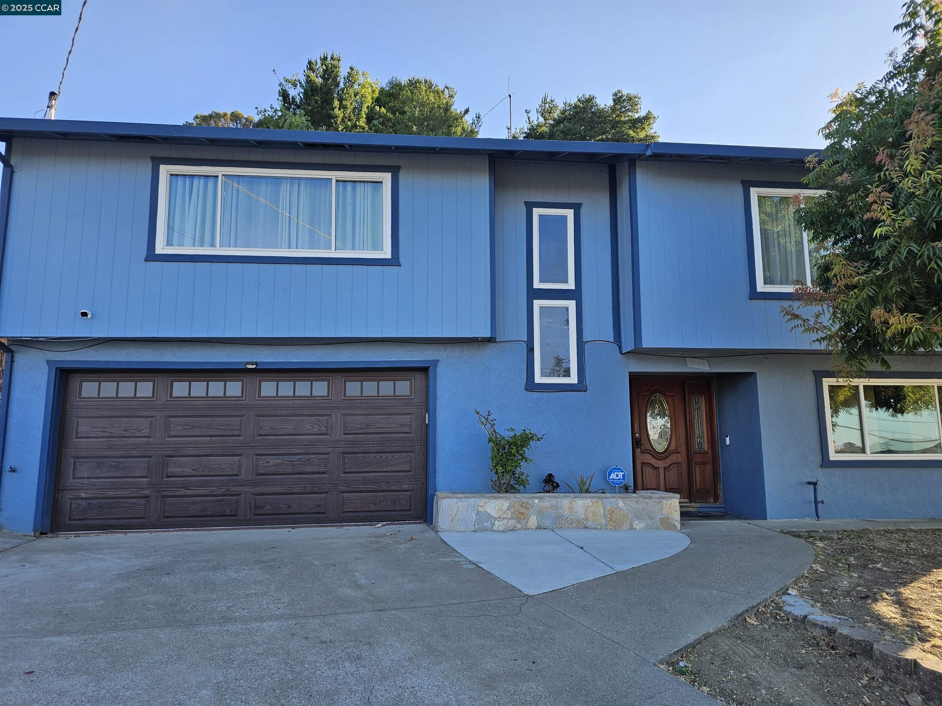 Pinole, California, 94564, United States, 3 Bedrooms Bedrooms, ,2 BathroomsBathrooms,Residential,For Sale,1877379