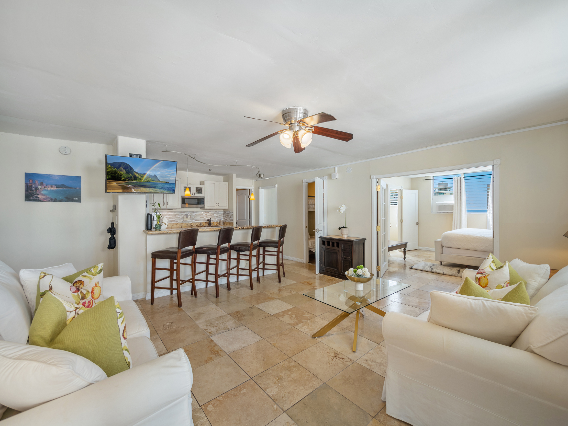 Kuhio Plaza, Waikiki, City, Mountain views 