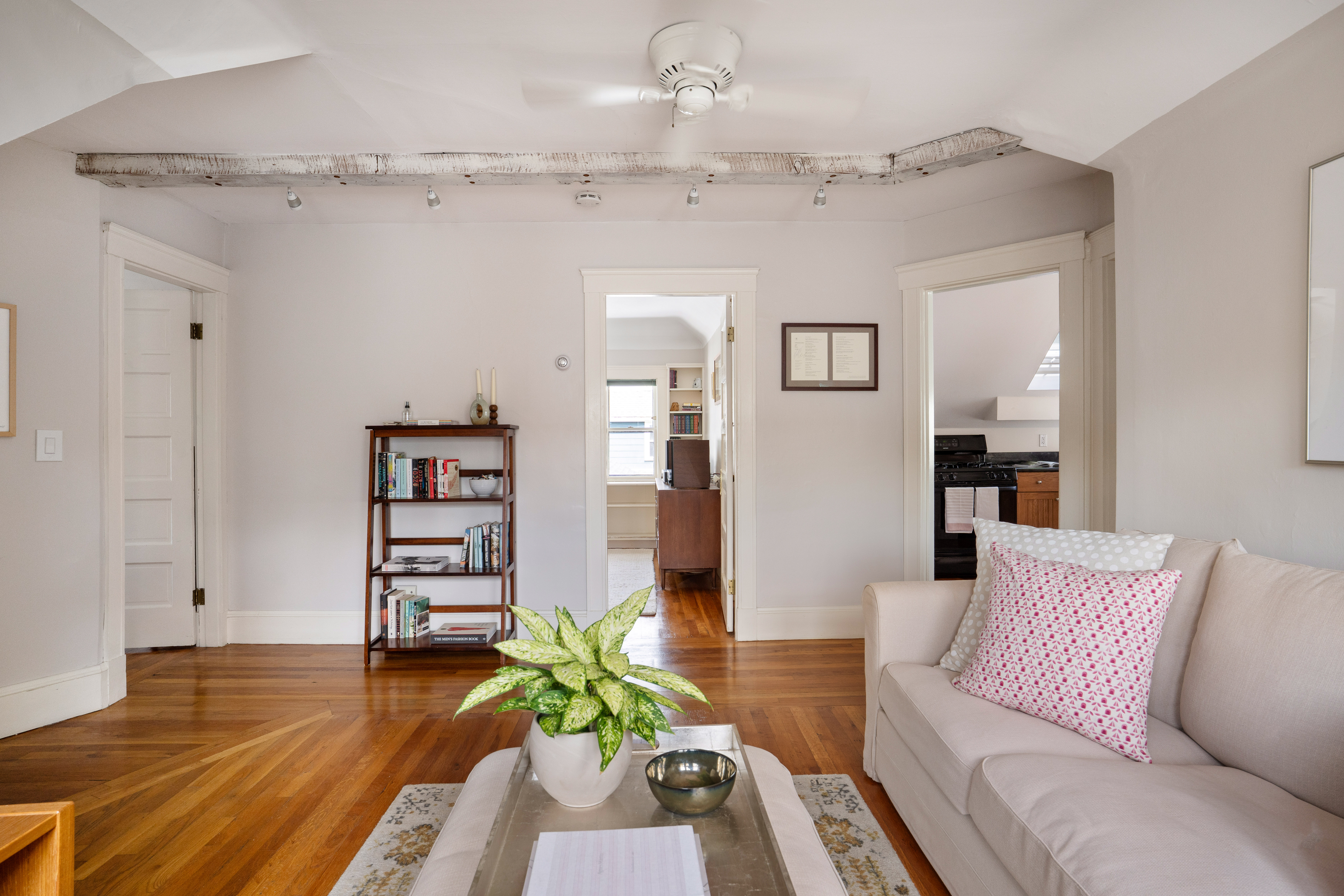  10-12 Notre Dame Avenue, Cambridge, MA, 02140 - 物件實景
