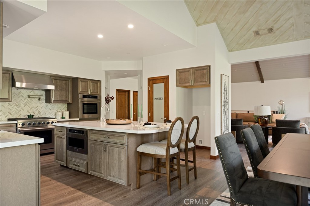 Lake Arrowhead, California, 92352, United States, 4 Bedrooms Bedrooms, ,5 BathroomsBathrooms,Residential,For Sale,1989465