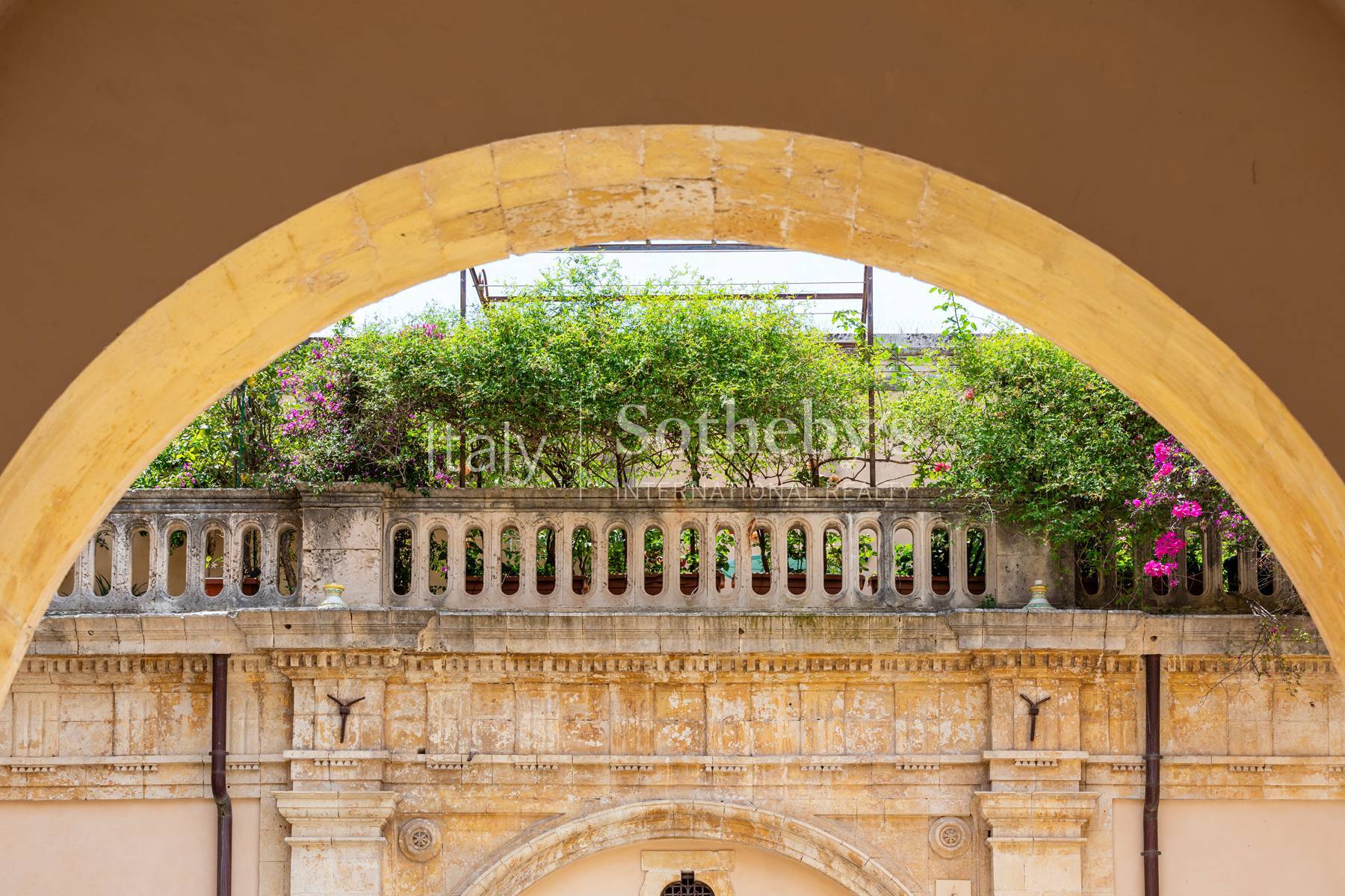  Historic noble residence overlooking the Cathedral of Noto - 物件實景