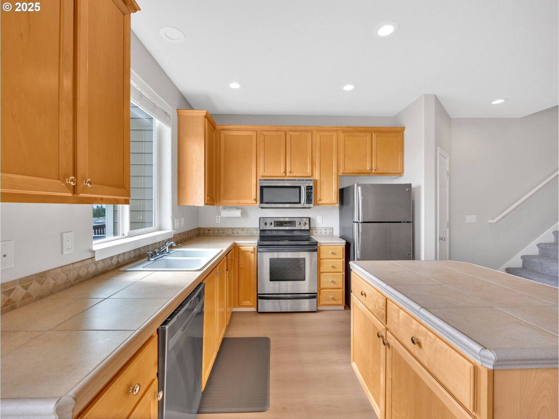 West Linn, Oregon, 97068, United States, 3 Bedrooms Bedrooms, ,3 BathroomsBathrooms,Residential,For Sale,1950039