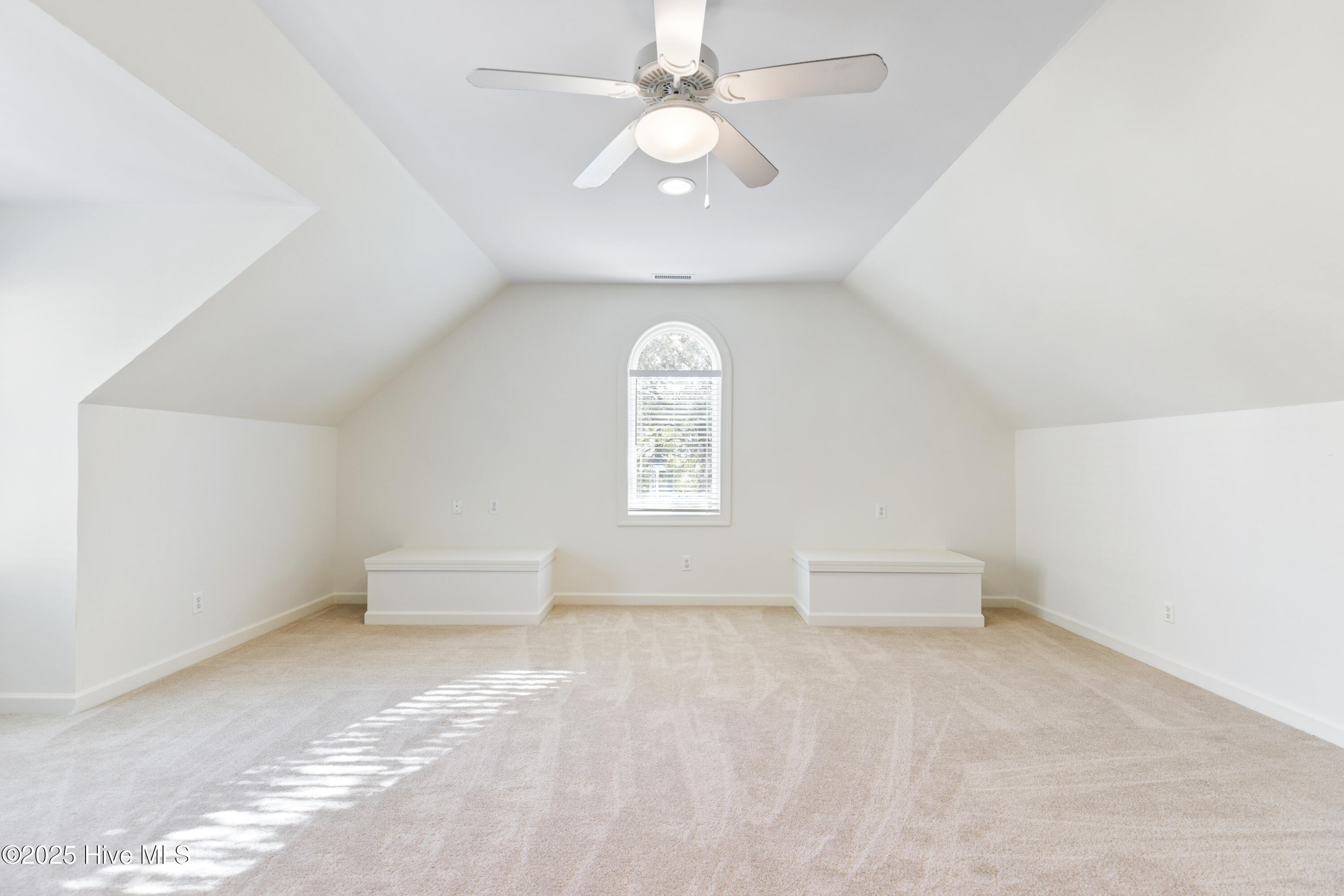 Wilmington, North Carolina, 28409, United States, 4 Bedrooms Bedrooms, ,4 BathroomsBathrooms,Residential,For Sale,1991062