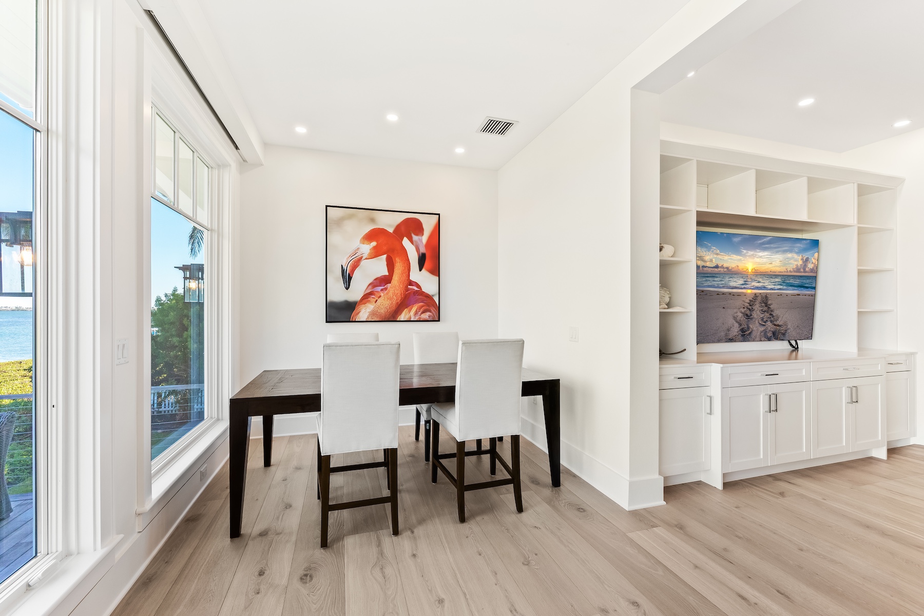 4070 Loomis Avenue - 物件實景