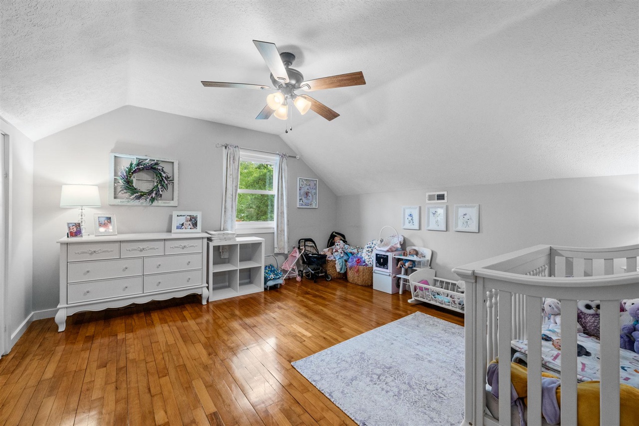 Franklin, Kentucky, 42134, United States, 5 Bedrooms Bedrooms, ,3 BathroomsBathrooms,Residential,For Sale,1903592