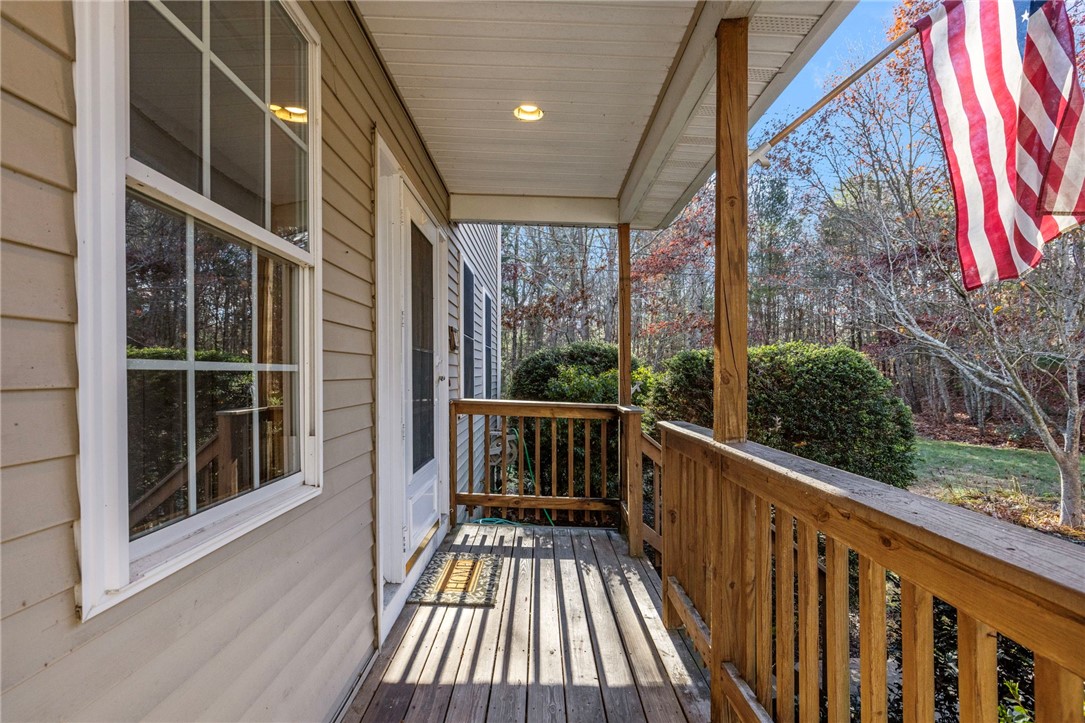 Richmond, Rhode Island, 02898, United States, 3 Bedrooms Bedrooms, ,3 BathroomsBathrooms,Residential,For Sale,1996089