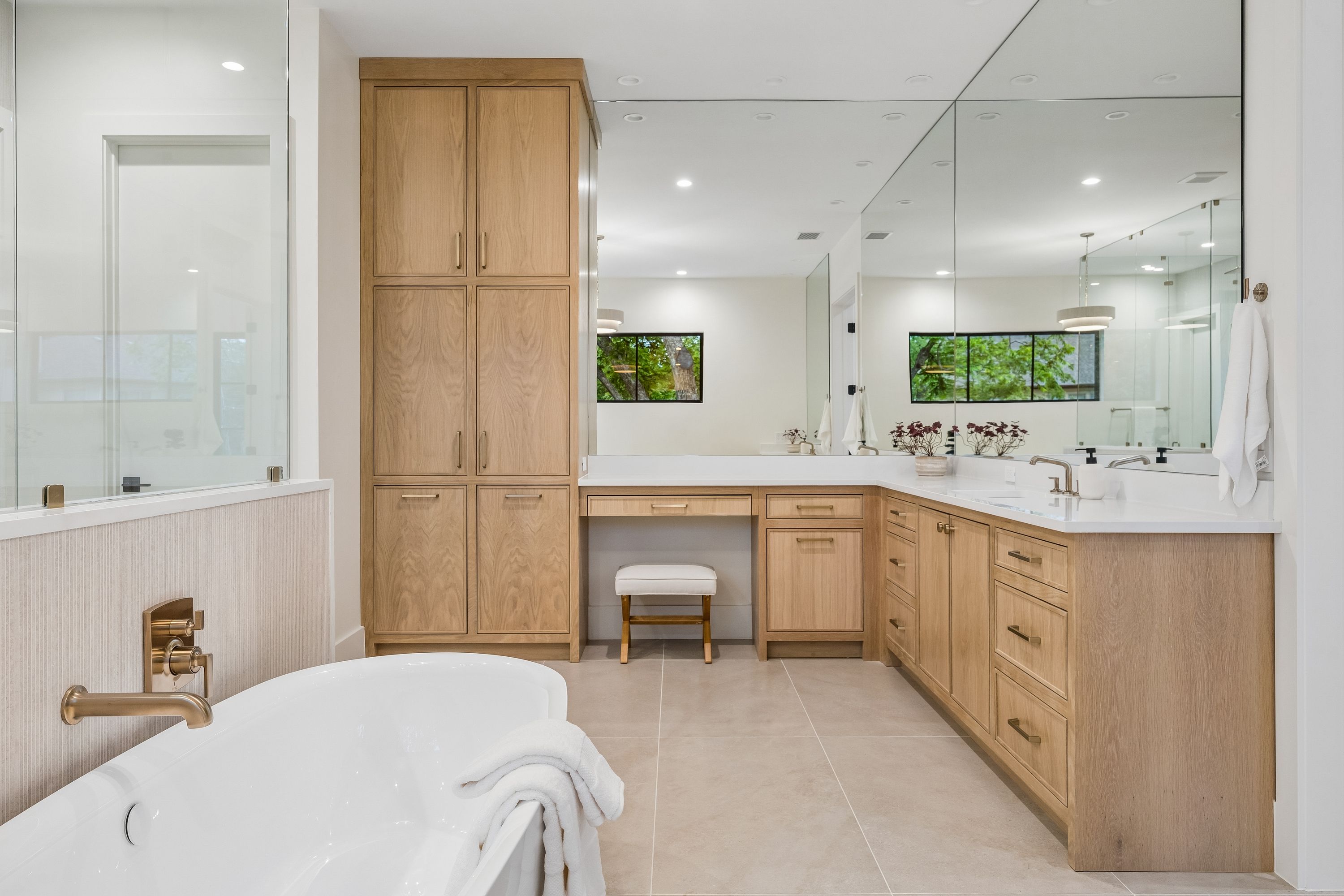  Luxurious East Dallas Home by Birchwood Custom Homes with Modern Elegance - 物件實景