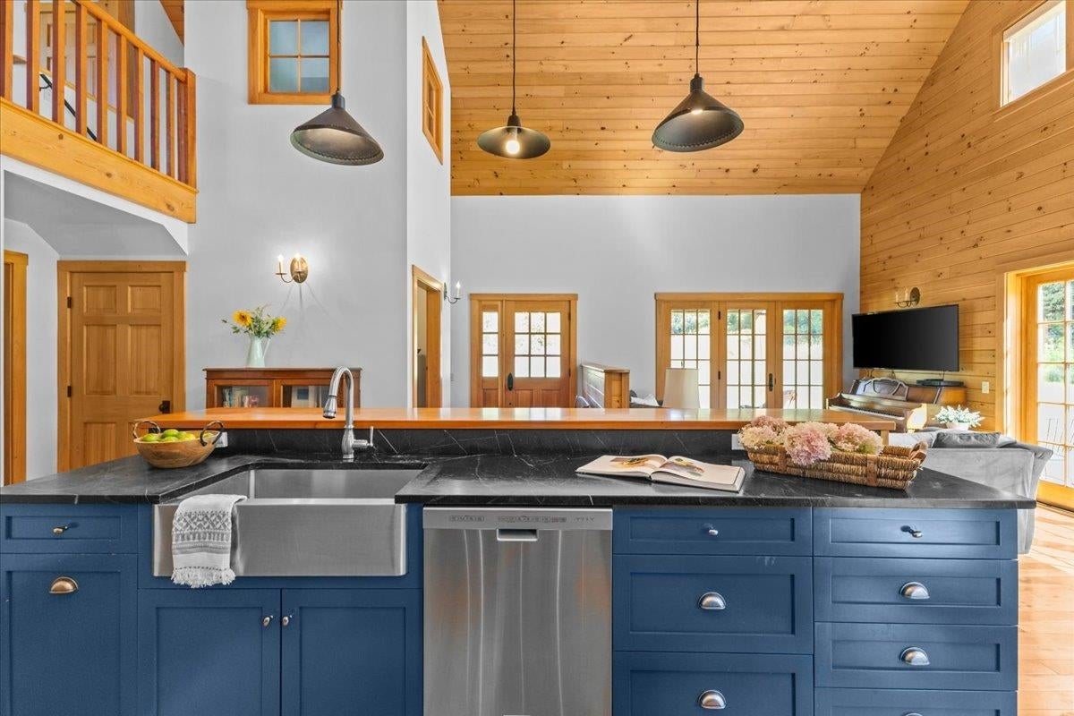 Stowe, Vermont, 05672, United States, 4 Bedrooms Bedrooms, ,3 BathroomsBathrooms,Residential,For Sale,1939915