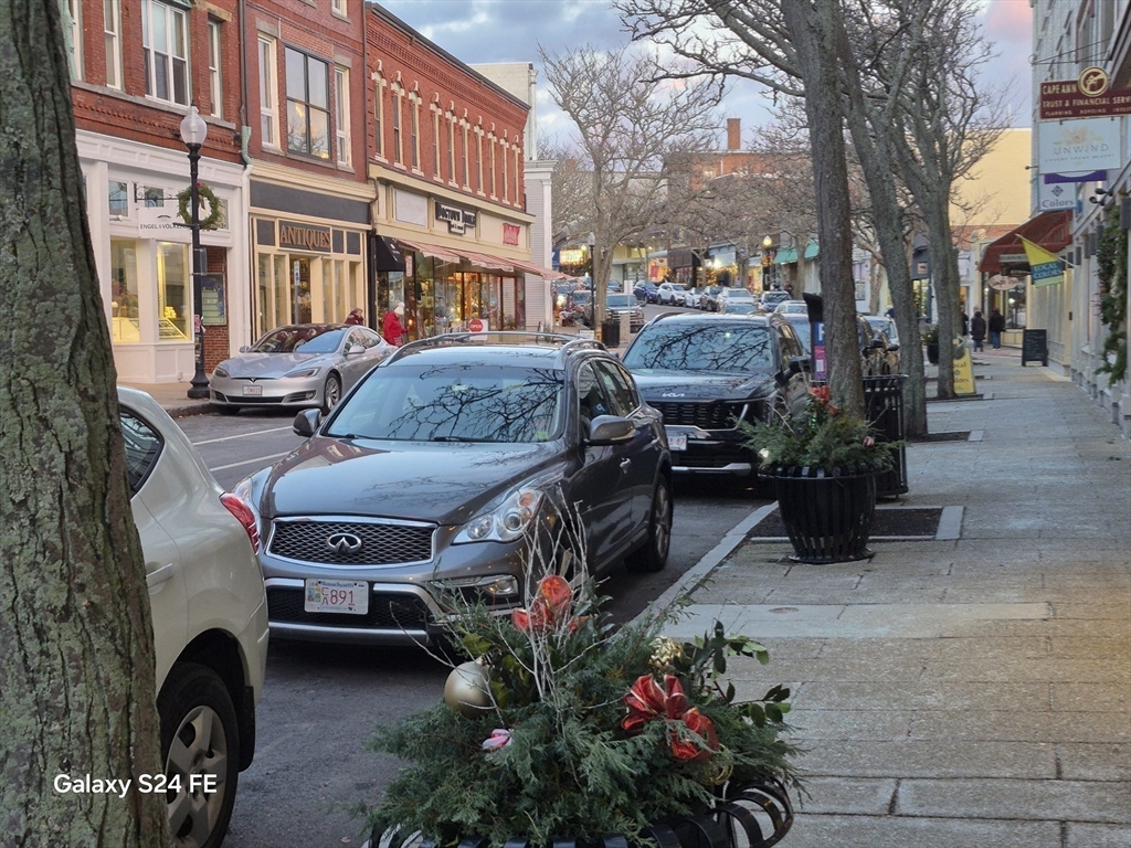 Gloucester, Massachusetts, 01930, United States, 3 Bedrooms Bedrooms, ,1 BathroomBathrooms,Residential,For Sale,2003205