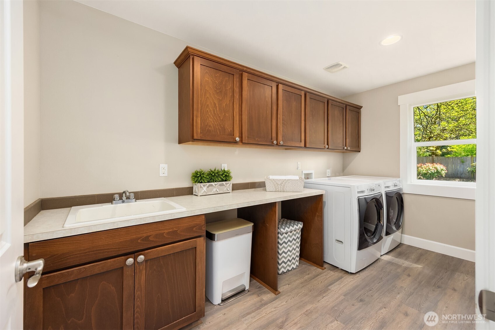 Bainbridge Island, Washington, 98110, United States, 3 Bedrooms Bedrooms, ,3 BathroomsBathrooms,Residential,For Sale,1787323