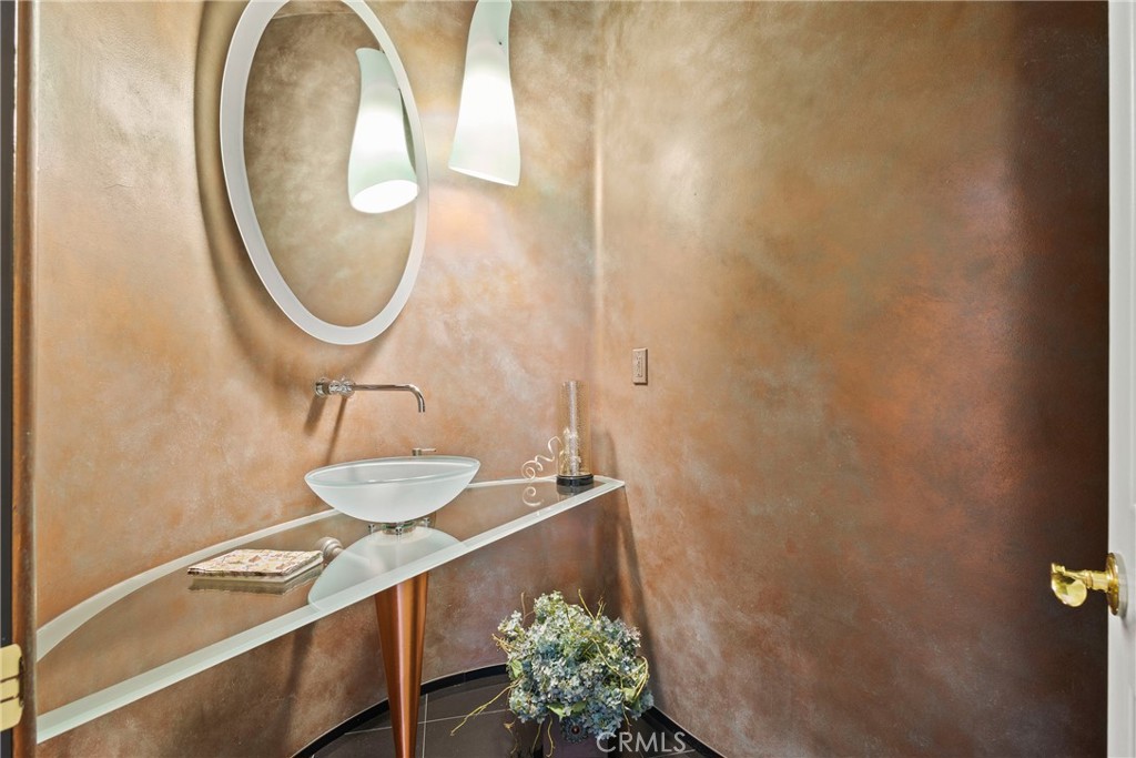 Claremont, California, 91711, United States, 4 Bedrooms Bedrooms, ,6 BathroomsBathrooms,Residential,For Sale,1893668