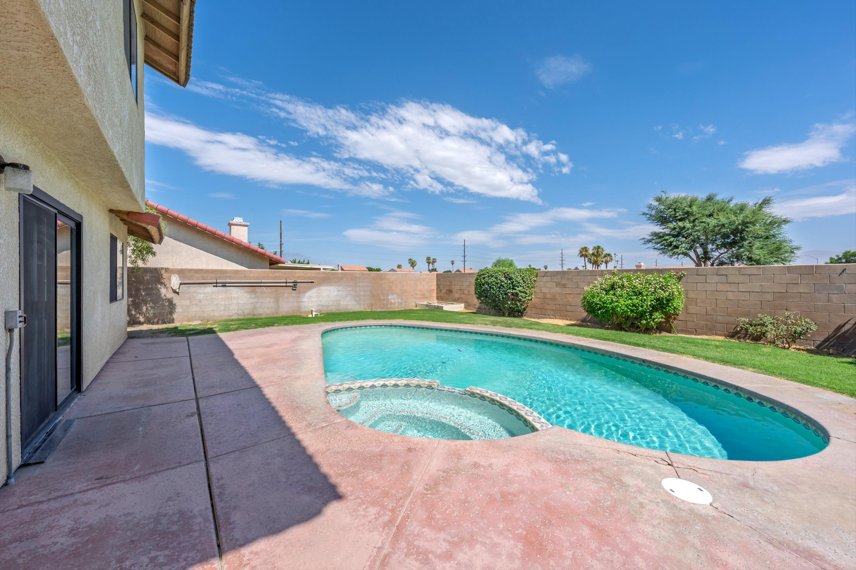 Indio, California, 92201, United States, 3 Bedrooms Bedrooms, ,2 BathroomsBathrooms,Residential,For Sale,1891507