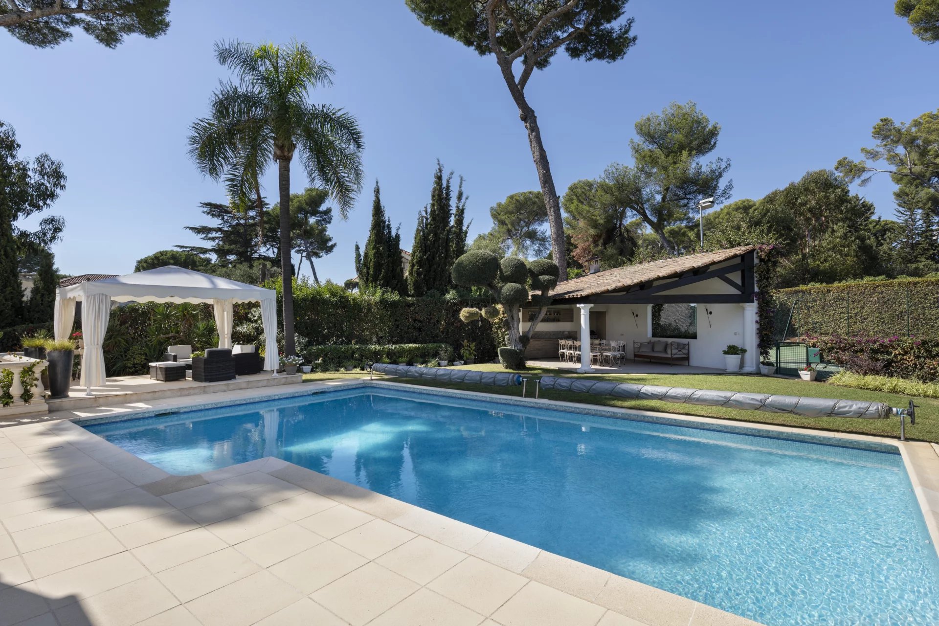 Antibes, Provence-Alpes-Côte d?Azur, 06600, FR, 6 Bedrooms Bedrooms, ,1 BathroomBathrooms,Residential,For Sale,1413850