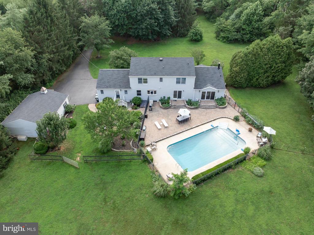 Cream Ridge, New Jersey, 08514, United States, 4 Bedrooms Bedrooms, ,3 BathroomsBathrooms,Residential,For Sale,1902972