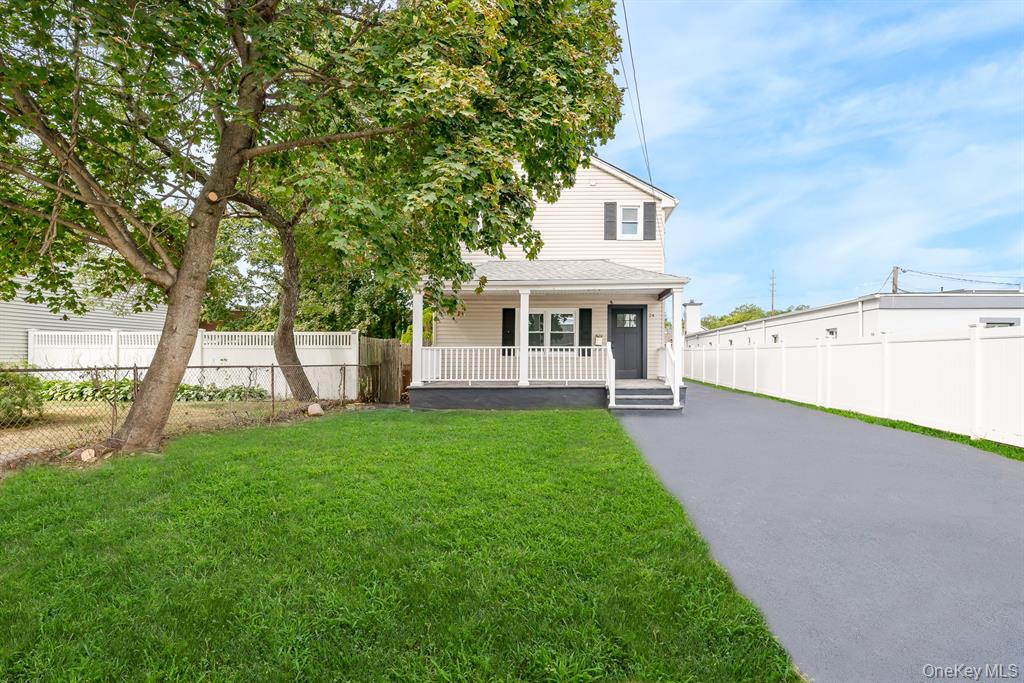 West Babylon, New York, 1704, United States, 3 Bedrooms Bedrooms, ,2 BathroomsBathrooms,Residential,For Sale,1950805