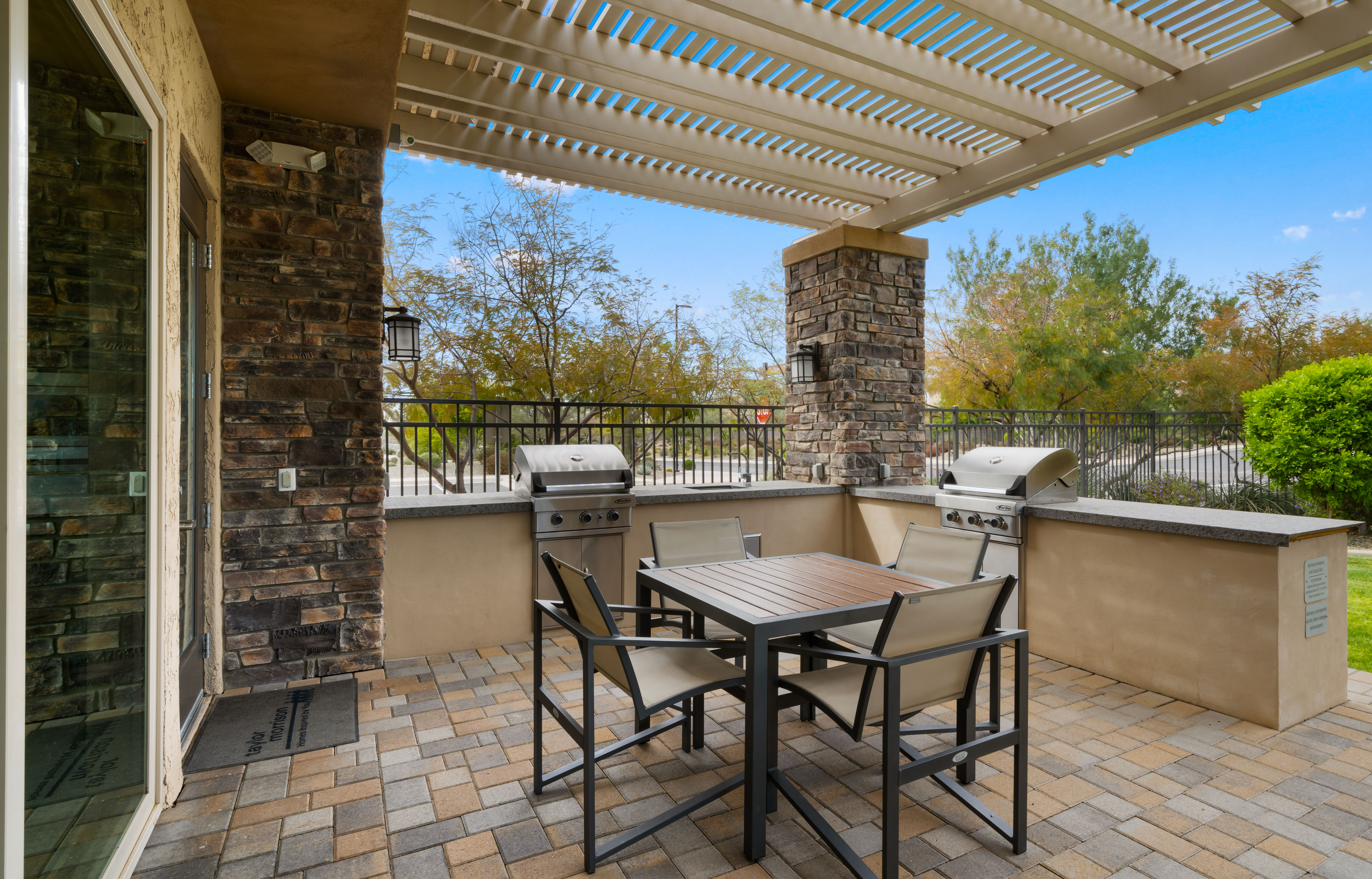  4724 E Parkside Lane  Phoenix, AZ - 物件實景