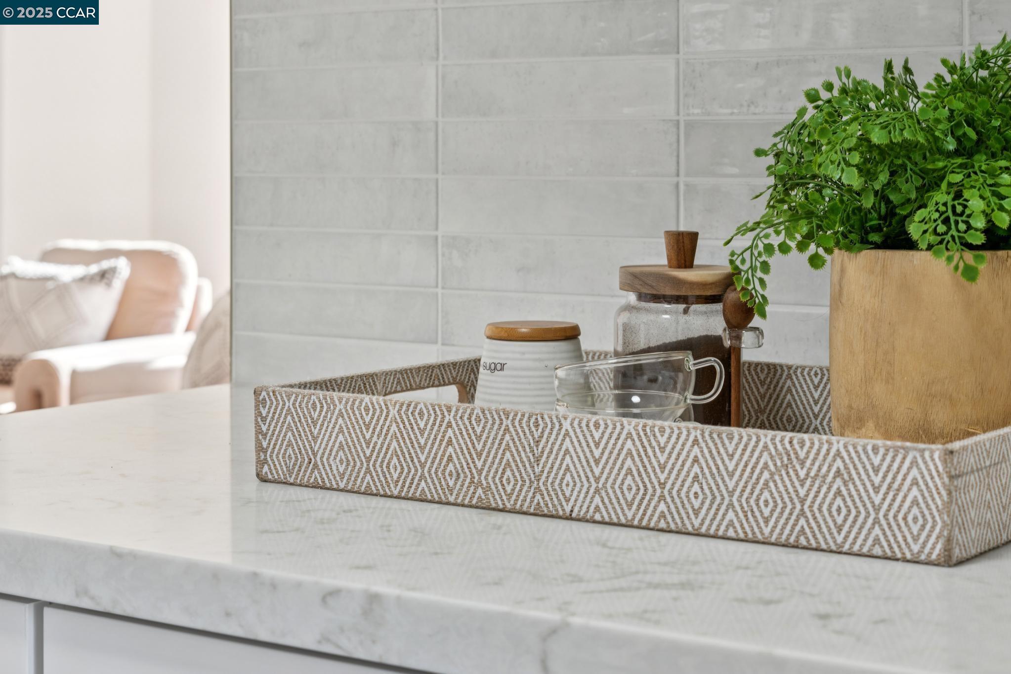 Oakland, California, 94610, United States, 2 Bedrooms Bedrooms, ,2 BathroomsBathrooms,Residential,For Sale,1984718