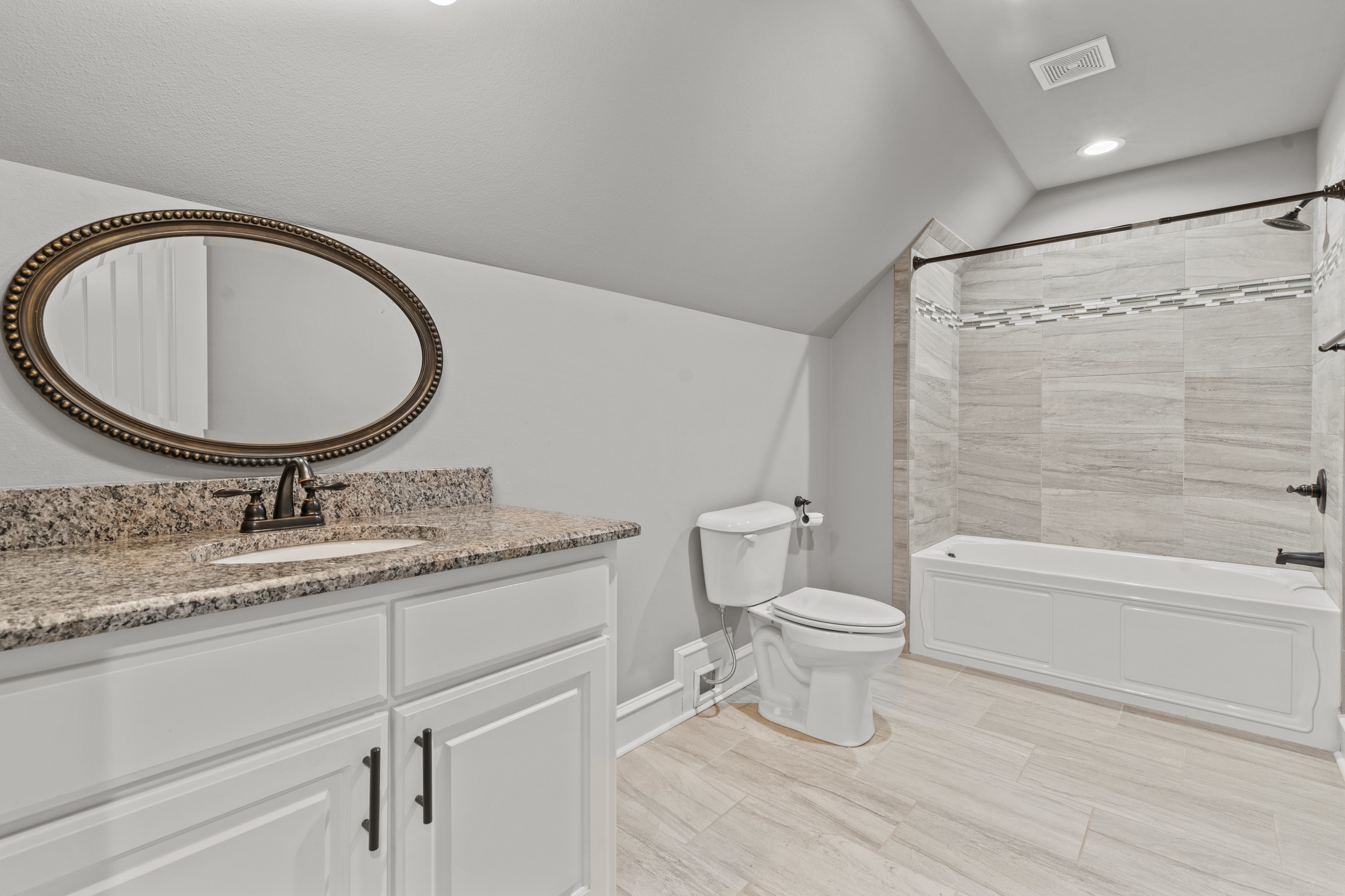 Hot Springs, Arkansas, 71901, United States, 4 Bedrooms Bedrooms, ,4 BathroomsBathrooms,Residential,For Sale,1760165
