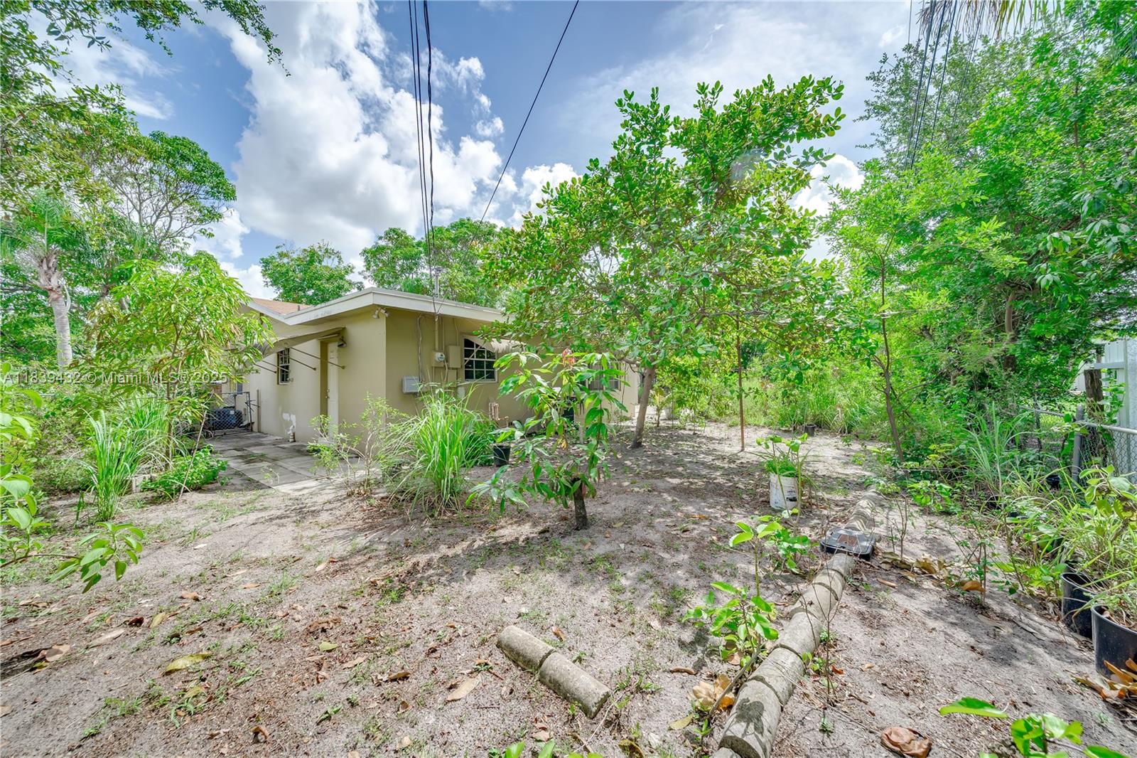 Hollywood, Florida, 33024, United States, 3 Bedrooms Bedrooms, ,2 BathroomsBathrooms,Residential,For Sale,1892932