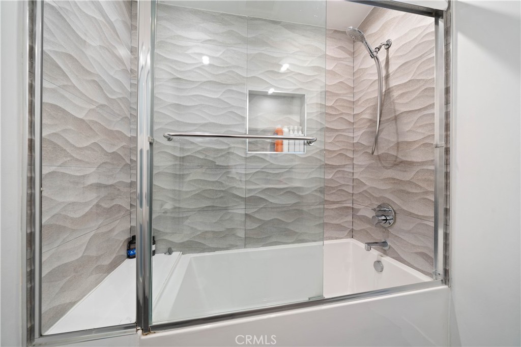 Woodland Hills, California, 91367, United States, 4 Bedrooms Bedrooms, ,2 BathroomsBathrooms,Residential,For Sale,2003177