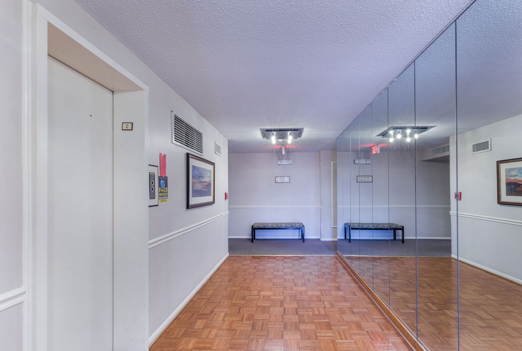  2-bed, 2-full bath condo offers spacious rooms with abundant storage. - 物件實景