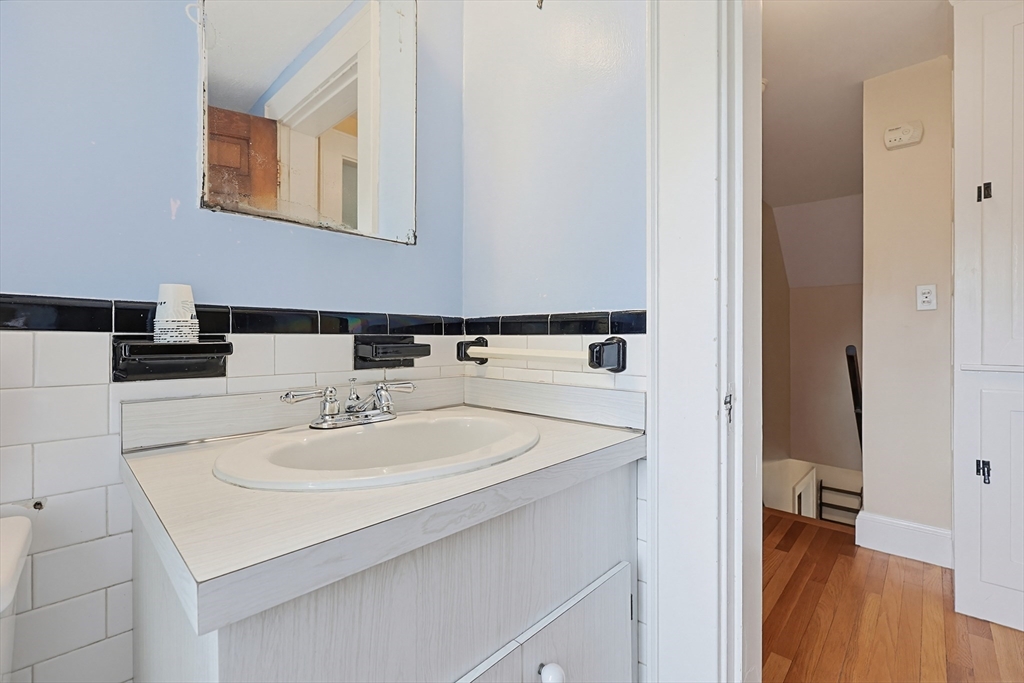 Norwood, Massachusetts, 02062, United States, 4 Bedrooms Bedrooms, ,2 BathroomsBathrooms,Residential,For Sale,2048084