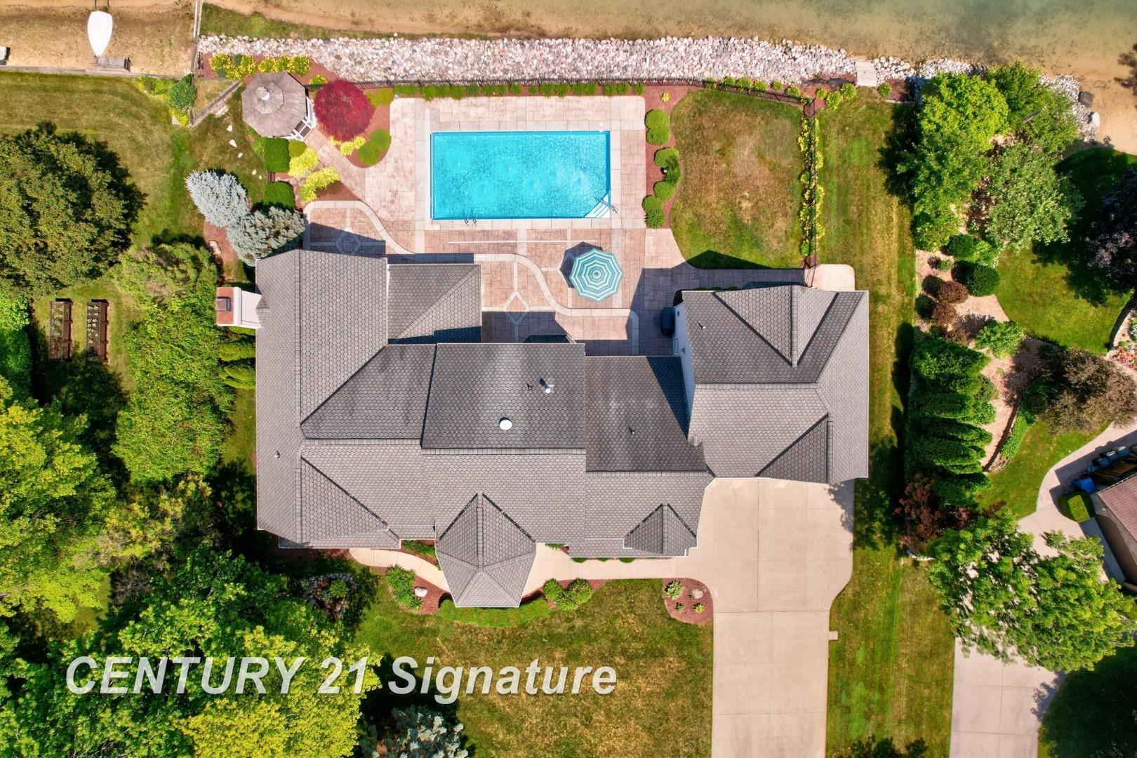 Saginaw, Michigan, 48609, United States, 4 Bedrooms Bedrooms, ,7 BathroomsBathrooms,Residential,For Sale,1980528