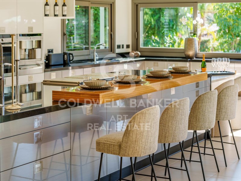 Marbella, Andalusia, ES, 5 Bedrooms Bedrooms, ,5 BathroomsBathrooms,Residential,For Sale,1767301